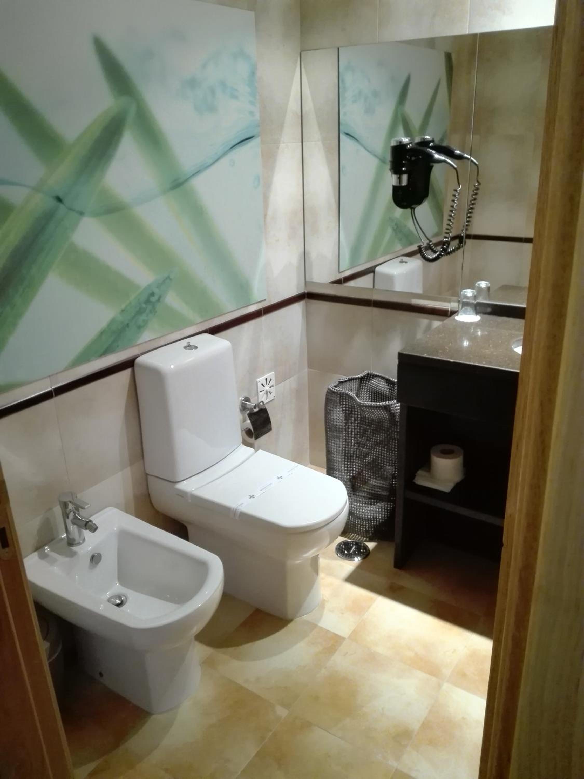Double Room - Photo 8