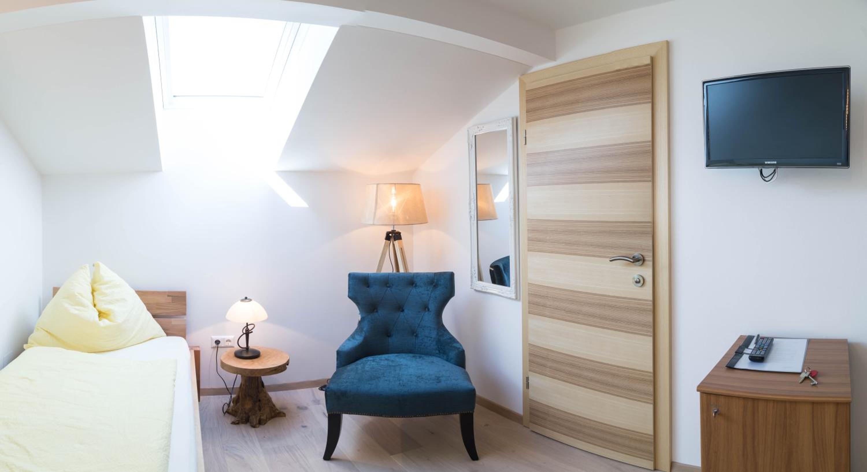 Single Room photo 2
