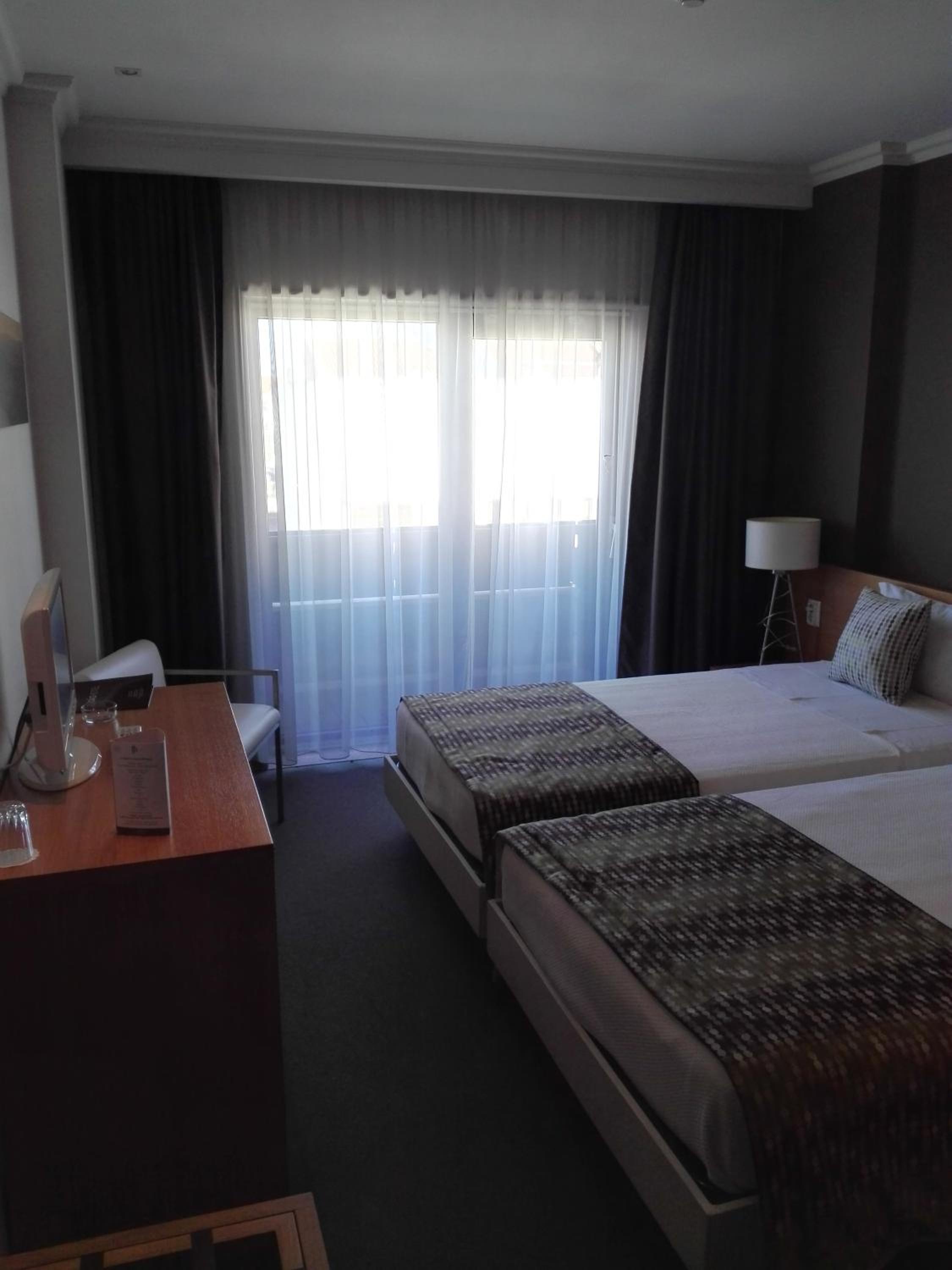 Twin Room - Photo 6