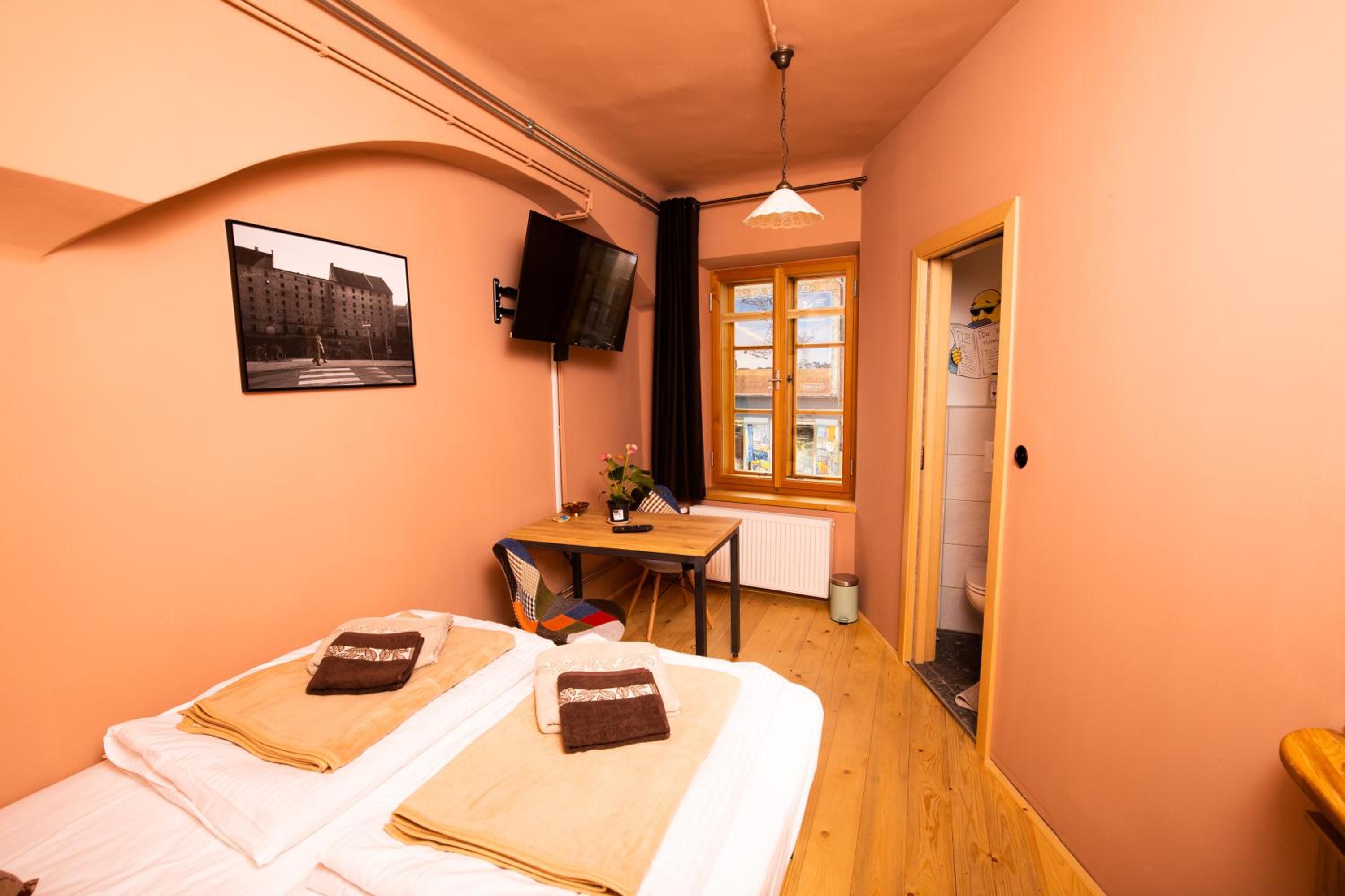 Double Room with Private Bathroom photo 2