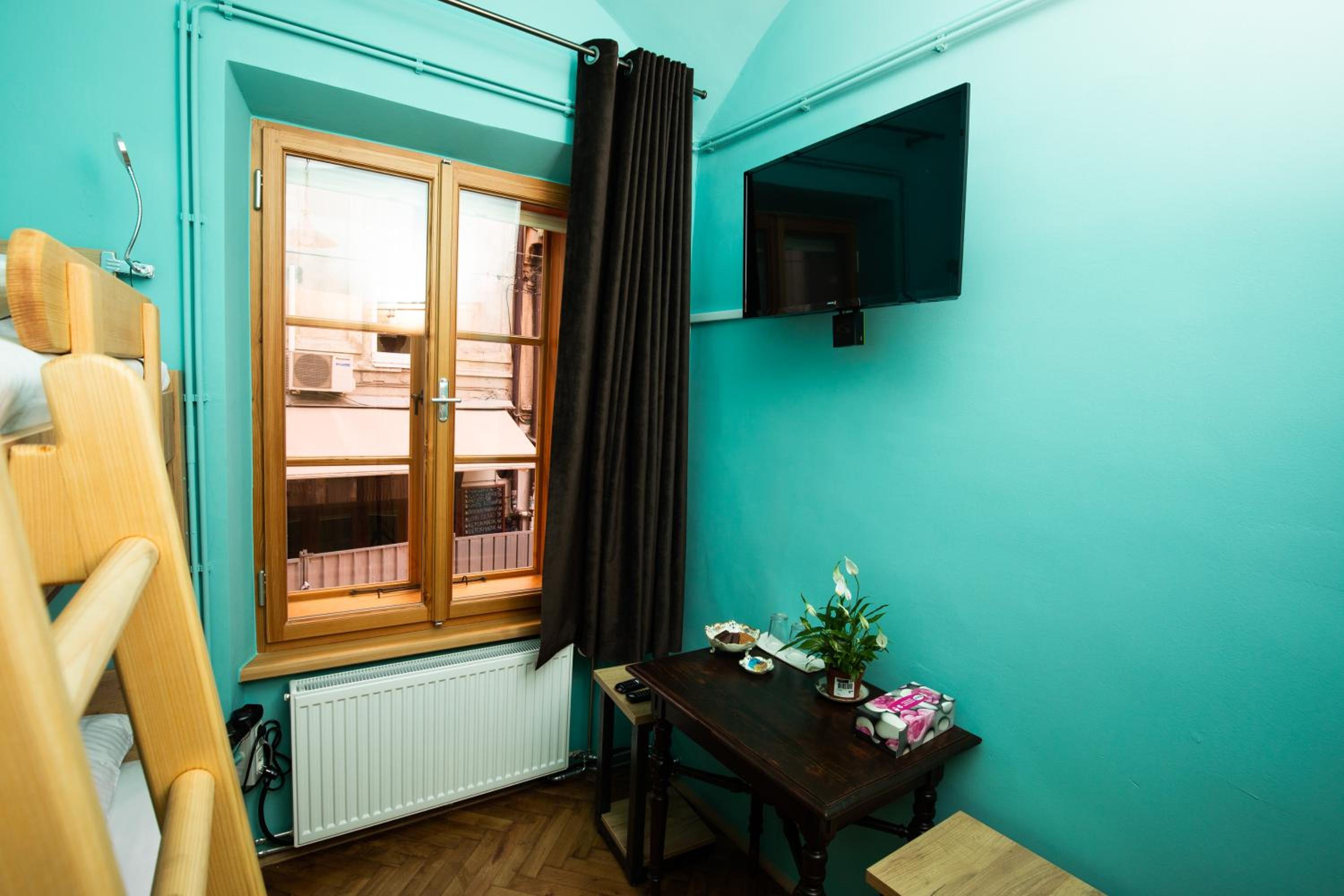 Double Room with Private External Bathroom photo 2