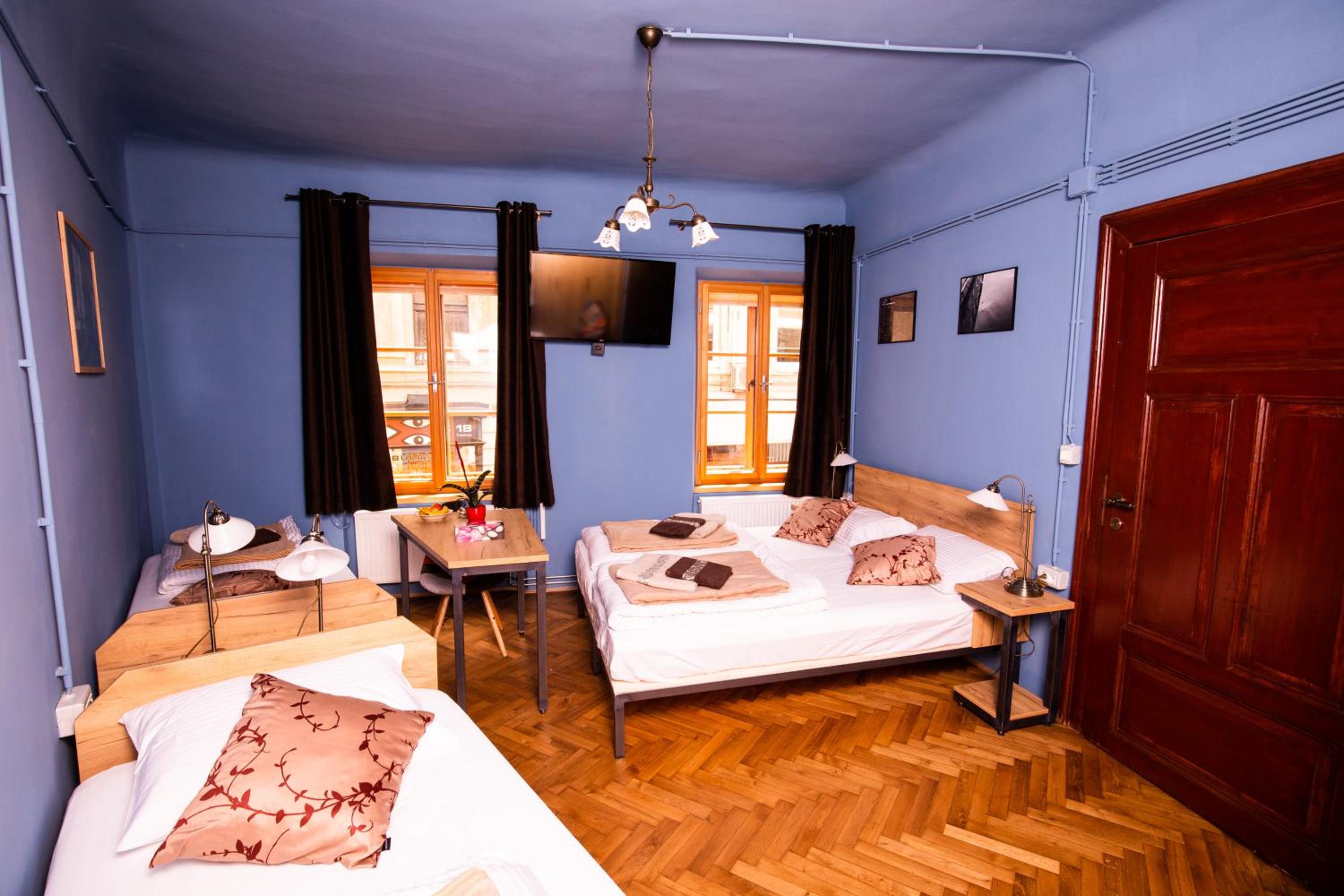 Quadruple Room with Private Bathroom photo 1