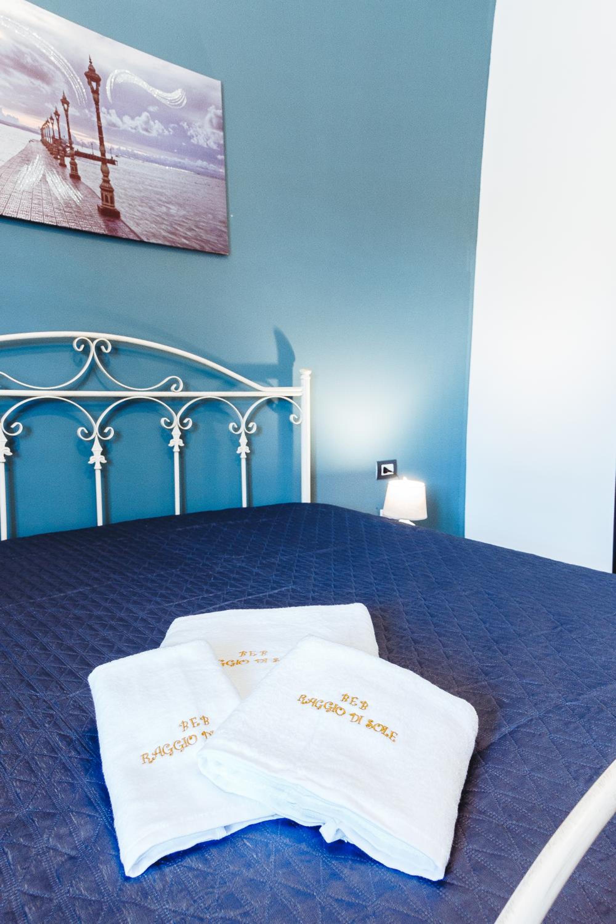 Quadruple Room with Sea View - Photo 3