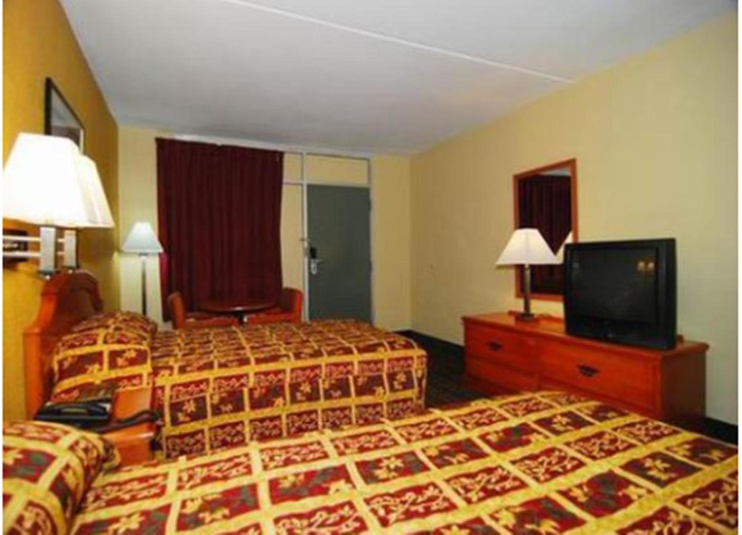 Double Room with Two Double Beds - Smoking - Photo 1