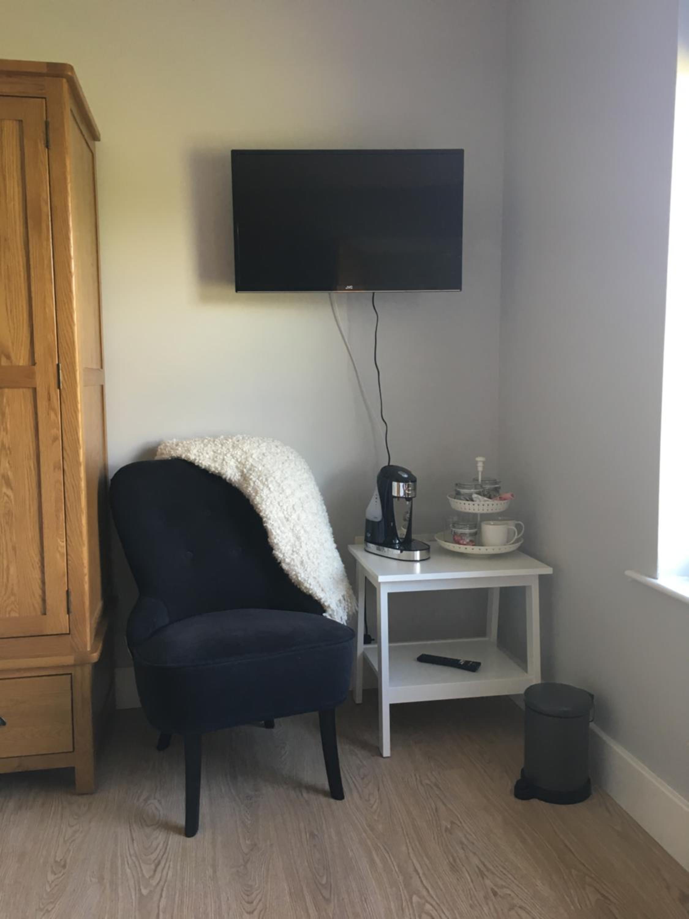 Twin Room - Photo 2