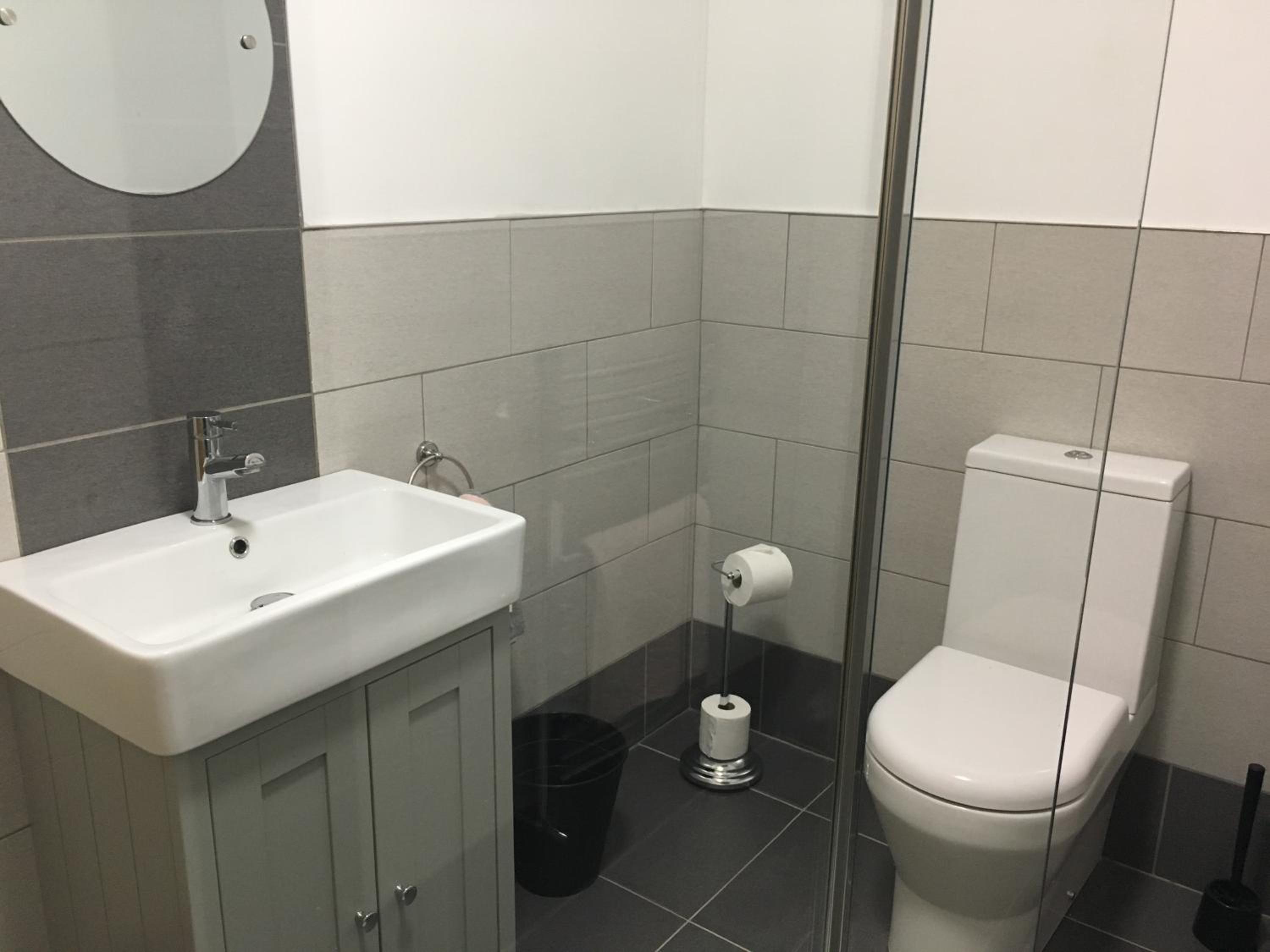 Double Room - Photo 8