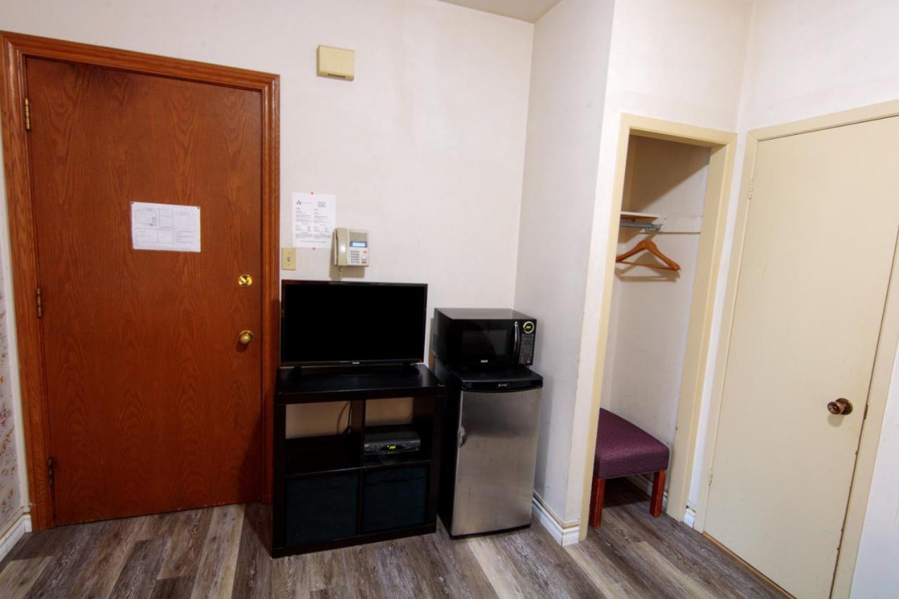 Double Room with Two Double Beds - Photo 4