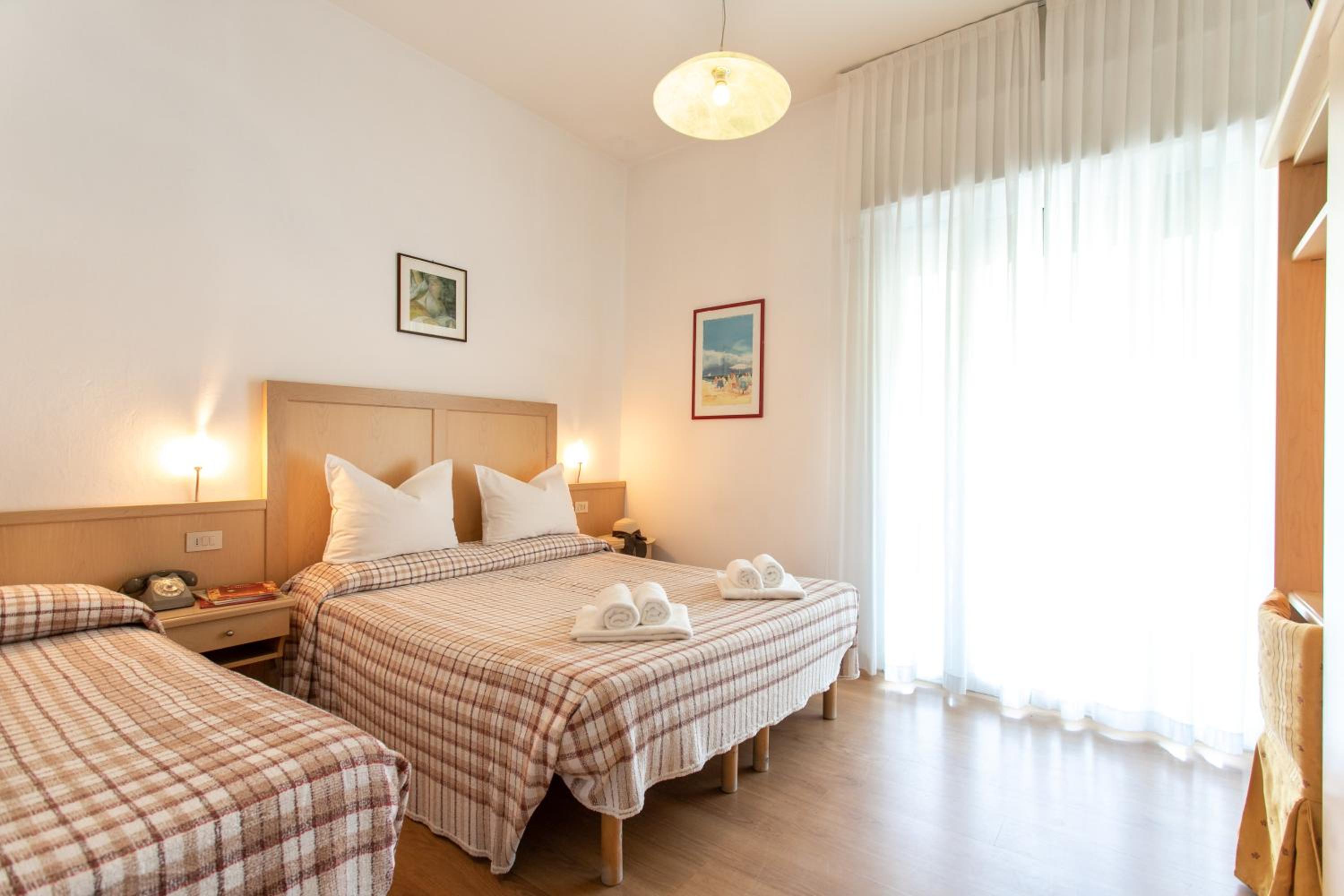 Deluxe Triple Room with Sea View