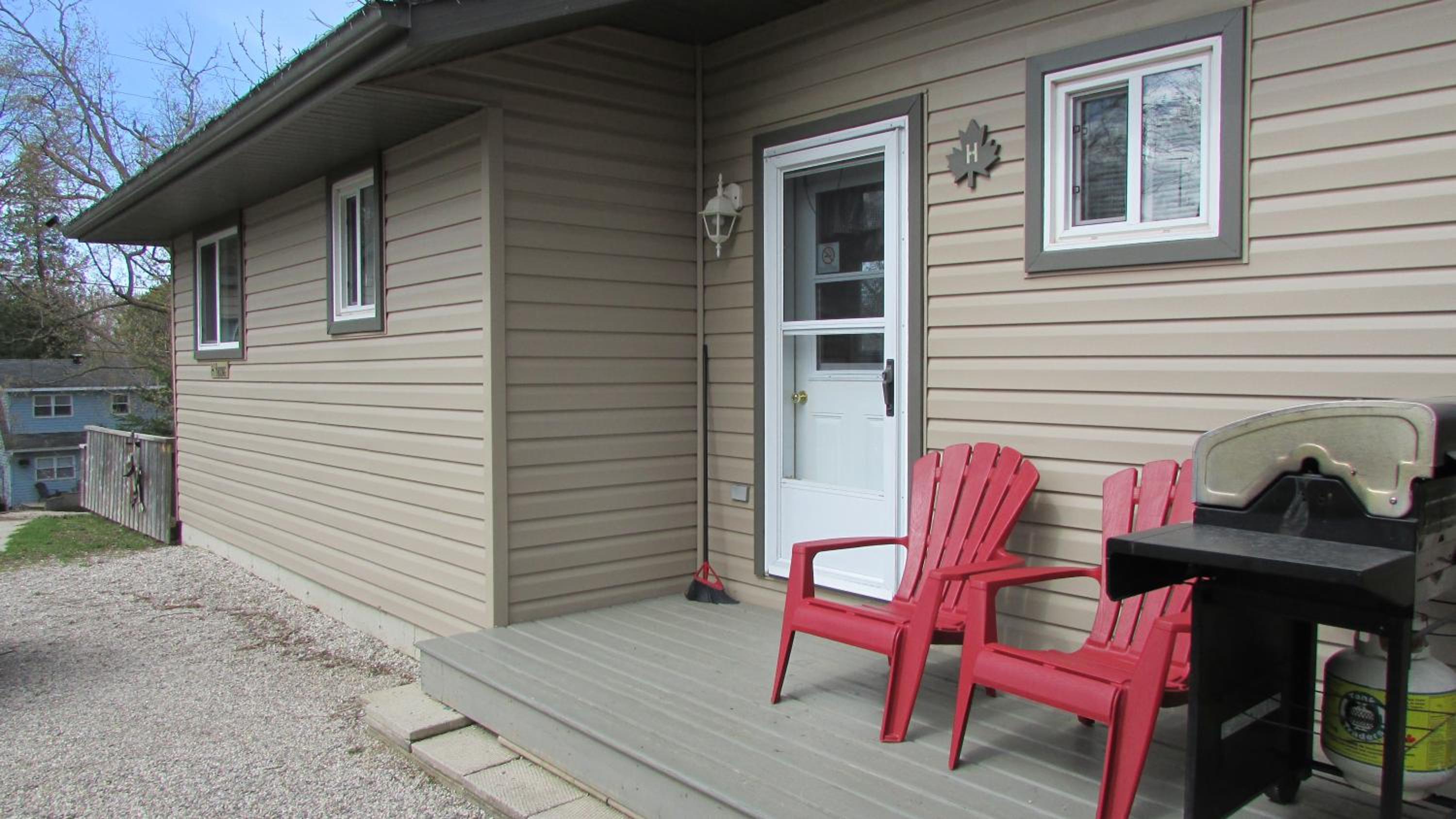 Three-Bedroom Cottage photo 2