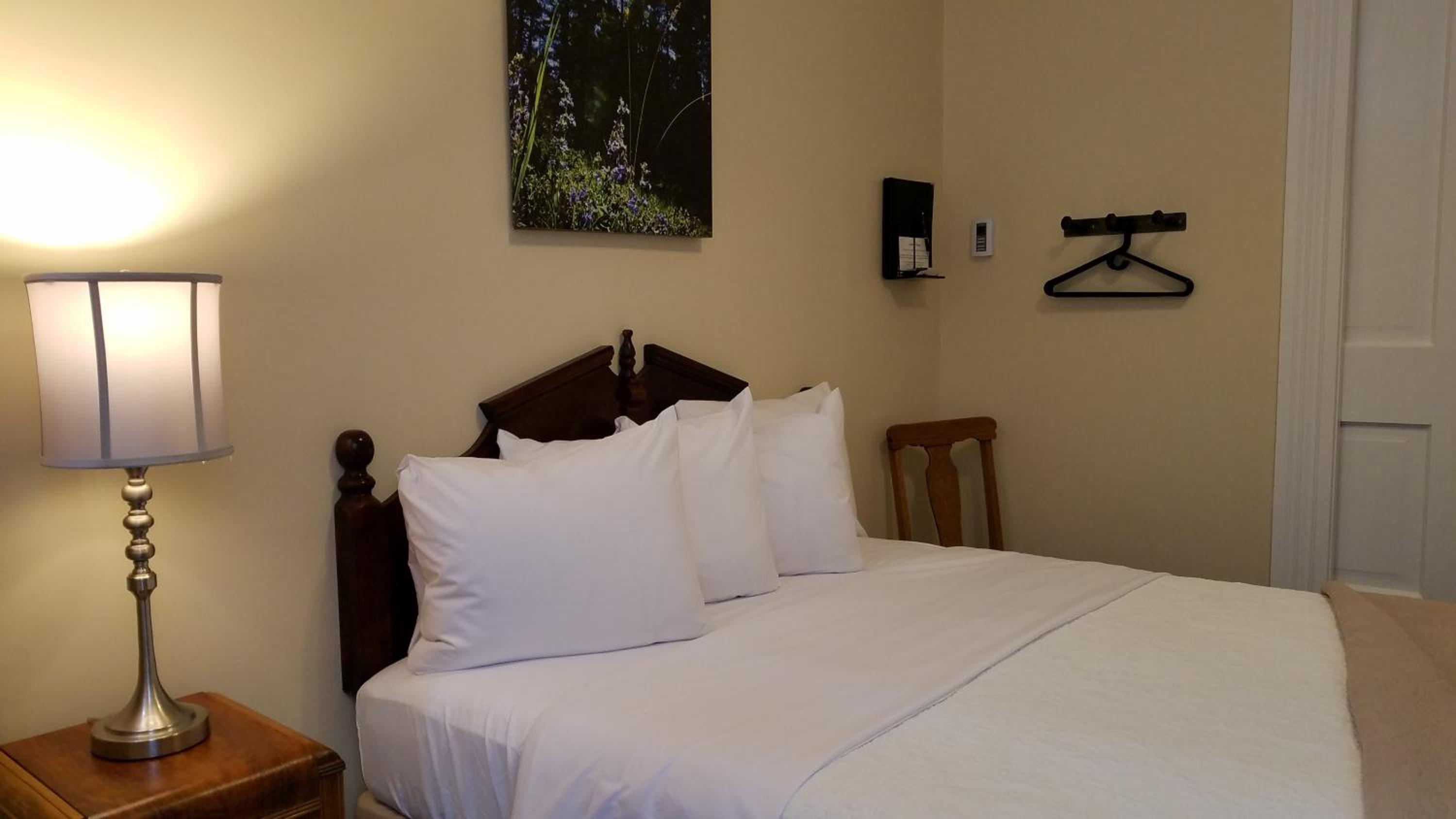 Petite Interior Room - No View