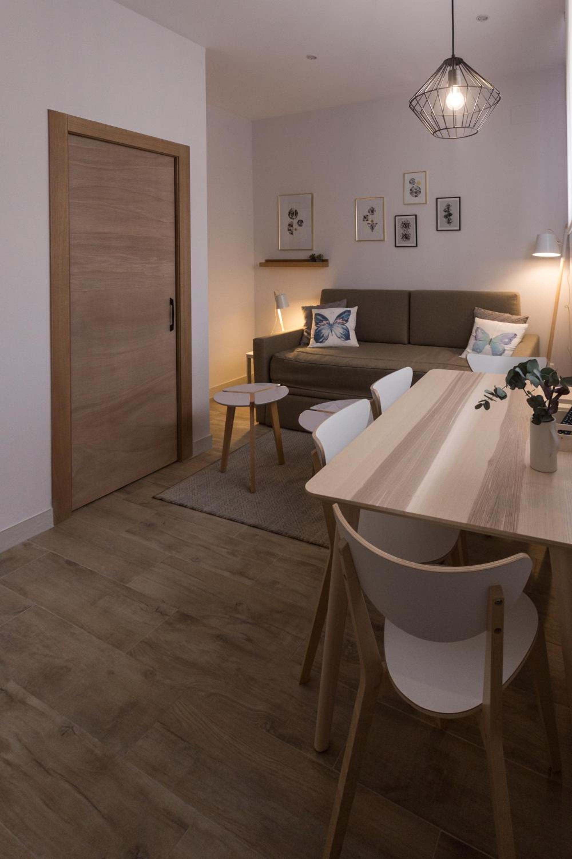 One-Bedroom Apartment - Photo 1