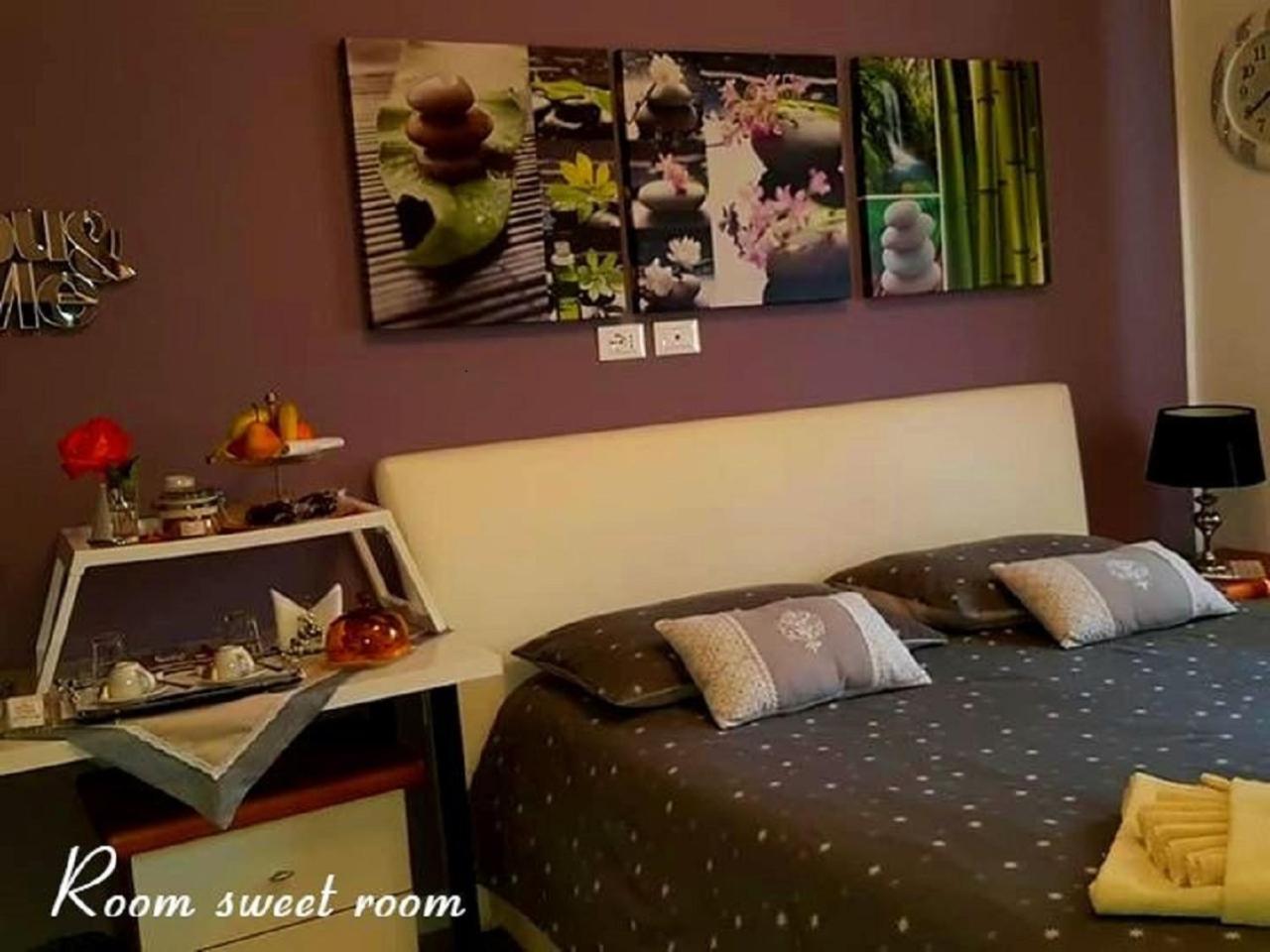 Double Room with Private Bathroom - Photo 12