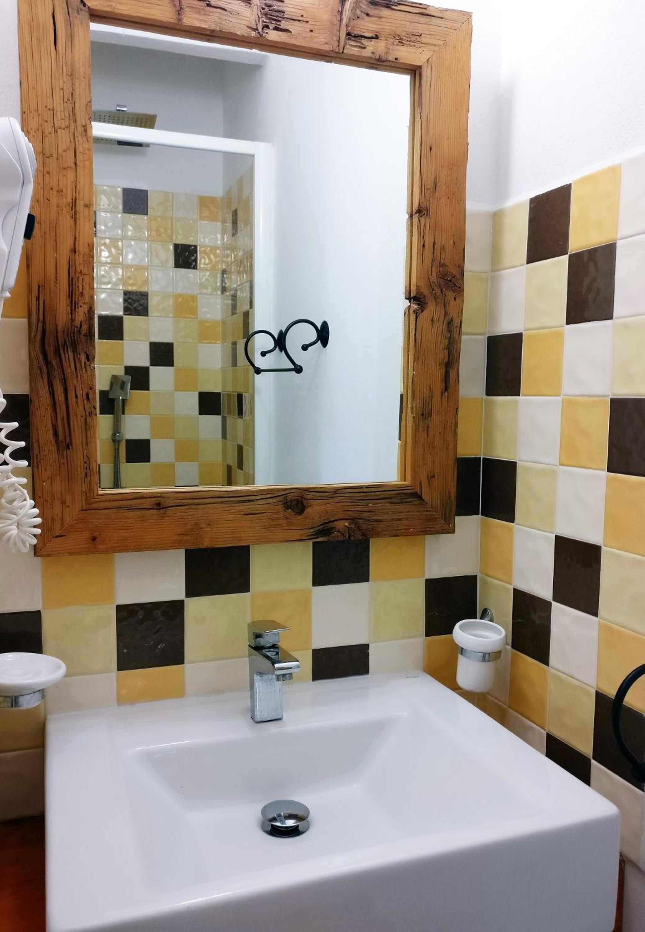 Double or Twin Room - Photo 2