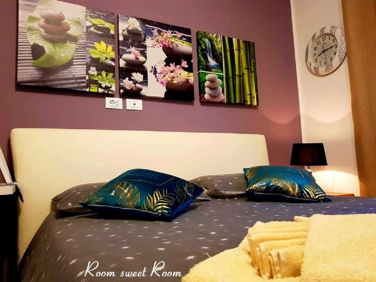 Double Room with Private Bathroom - Photo 14