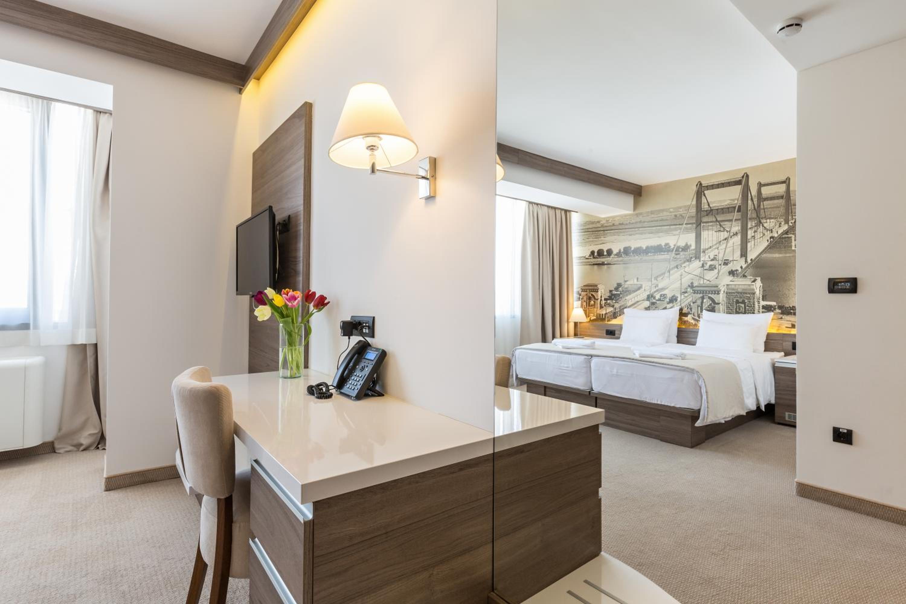 Standard Double or Twin Room - Photo 5
