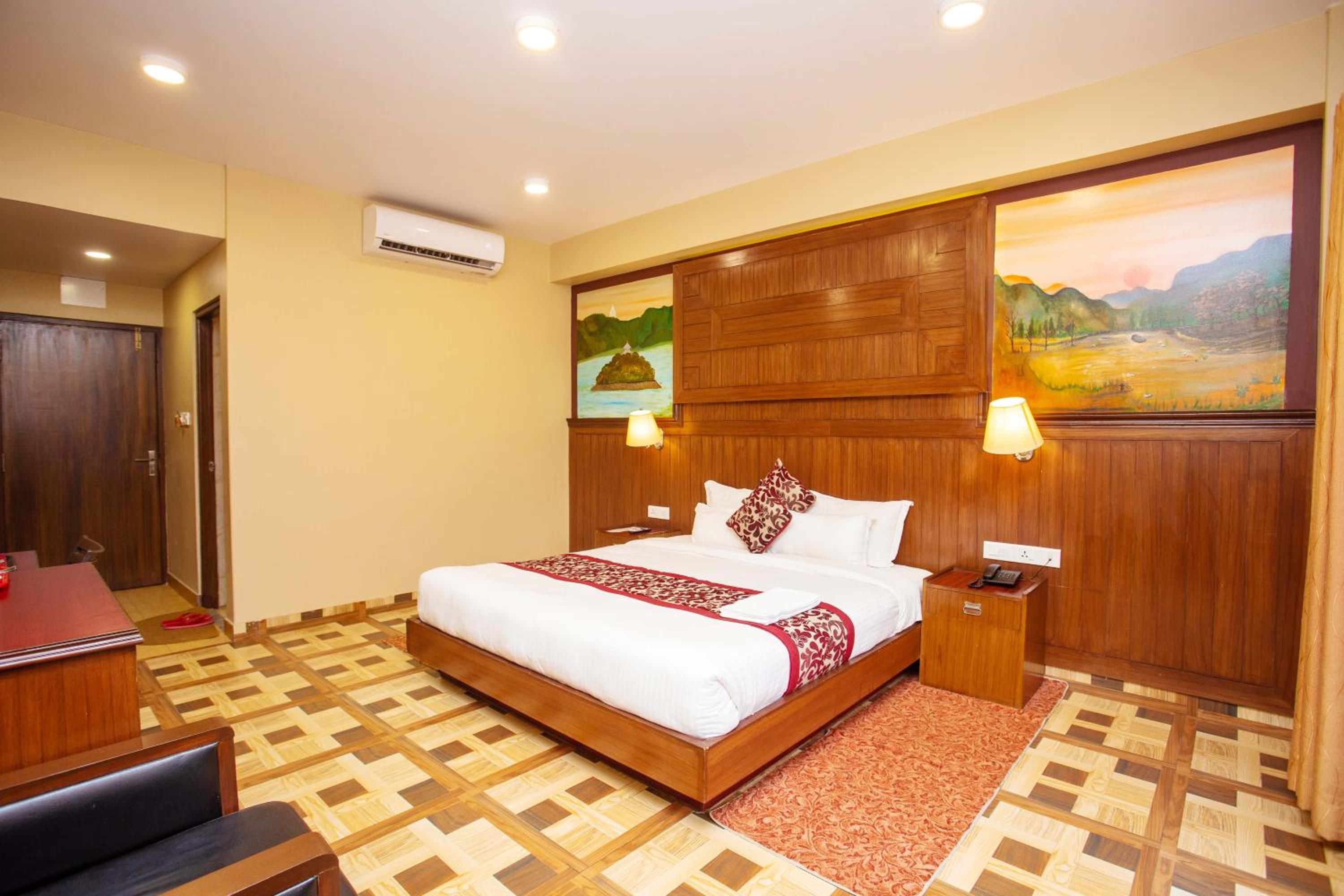 Deluxe Double or Twin Room - Photo 6