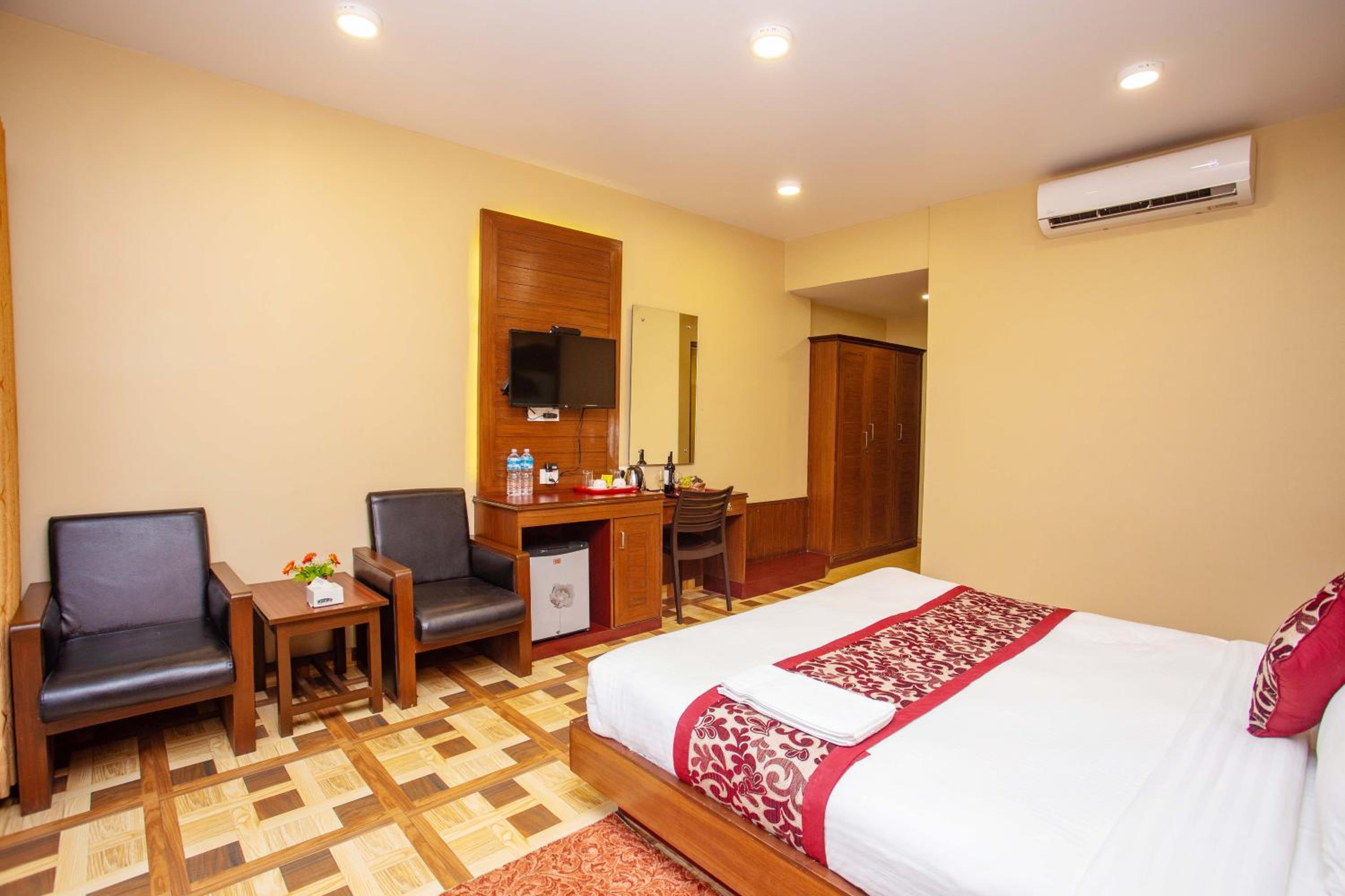 Deluxe Twin Room - Photo 11