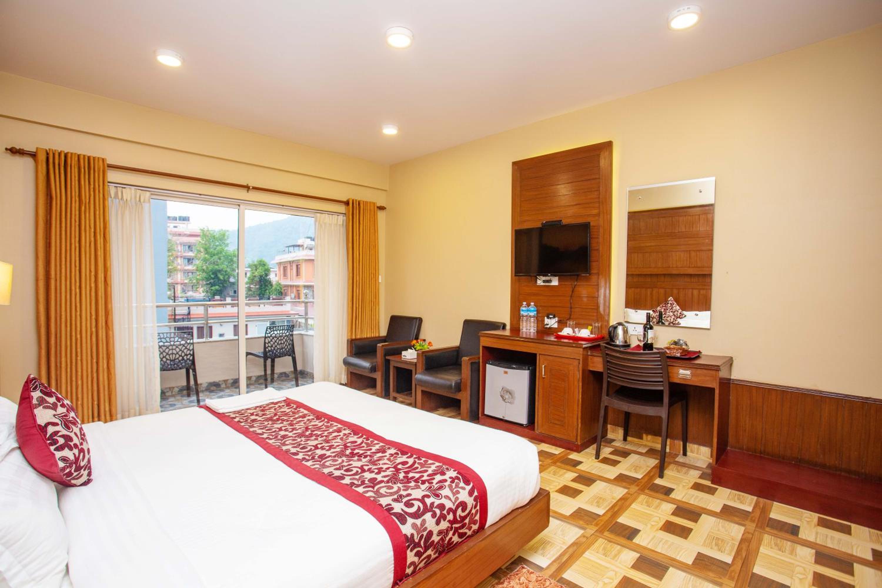 Deluxe Double or Twin Room - Photo 3
