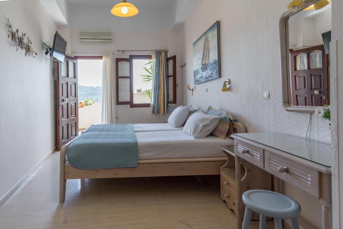 Apartment with Terrace photo 3