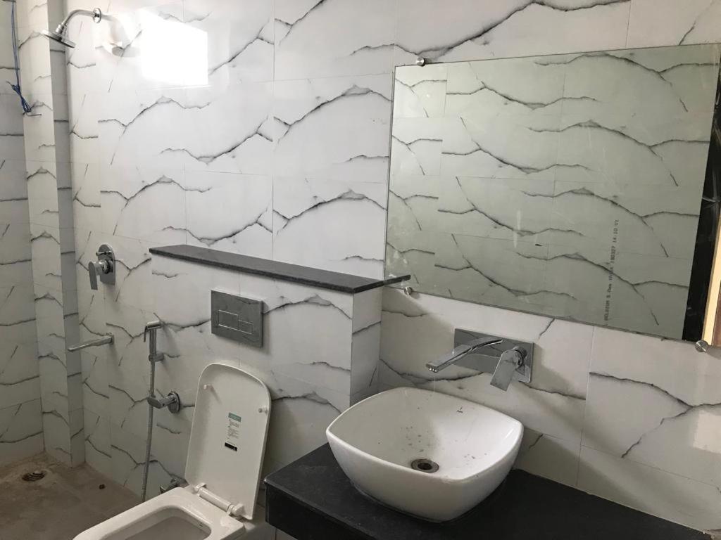 Deluxe Double Room (2 Adults + 1 Child) photo 2