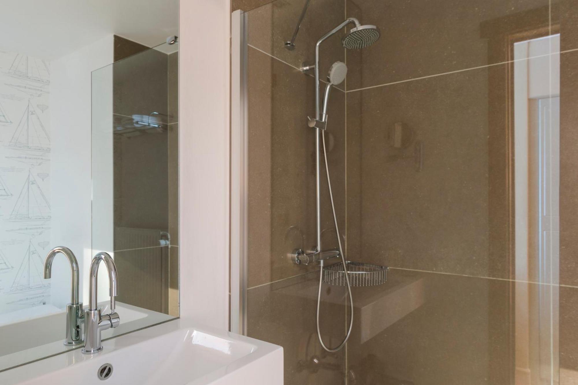Luxury Double Room with Garden View - Photo 2