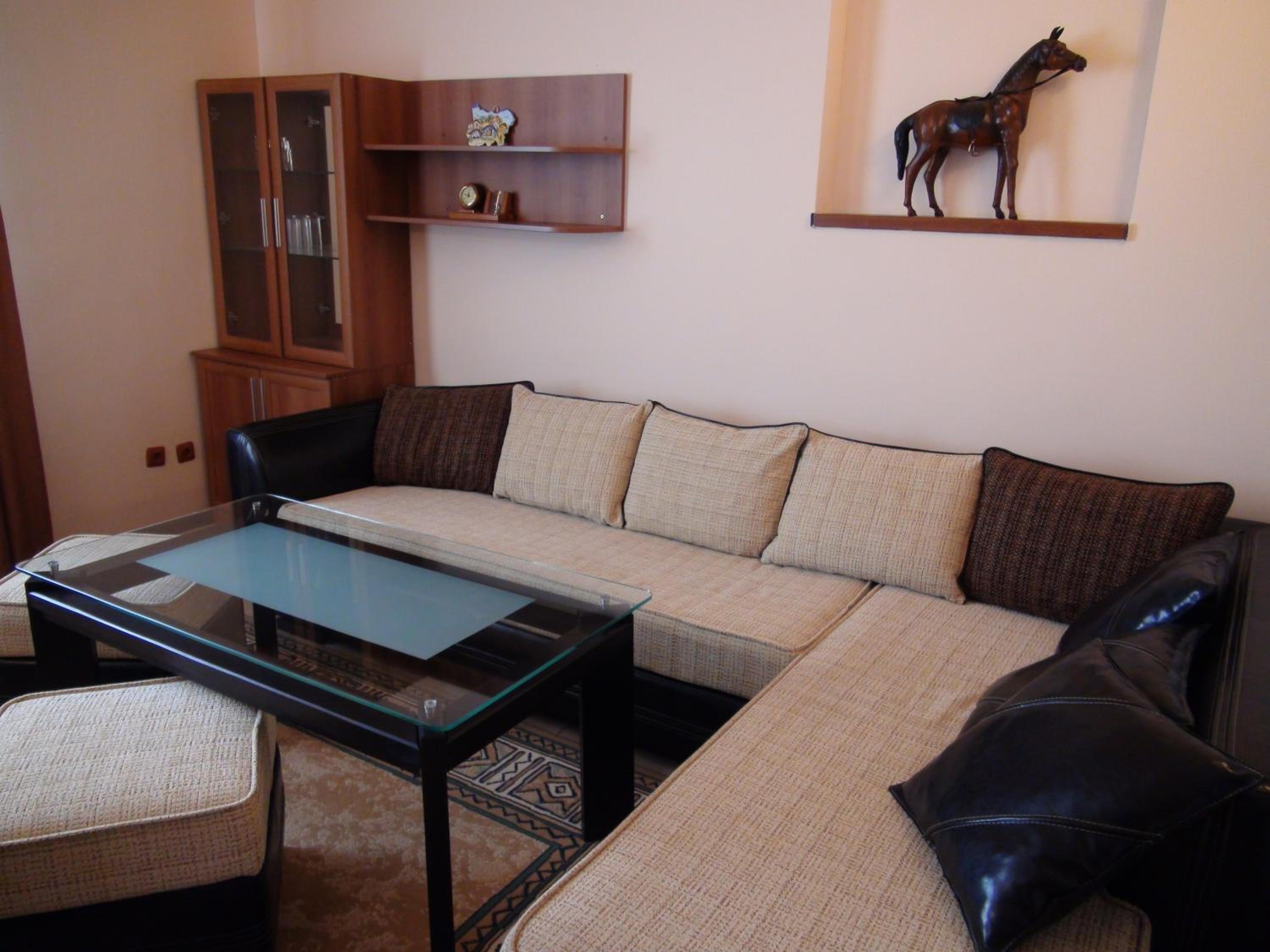 One-Bedroom Suite with Pool Access