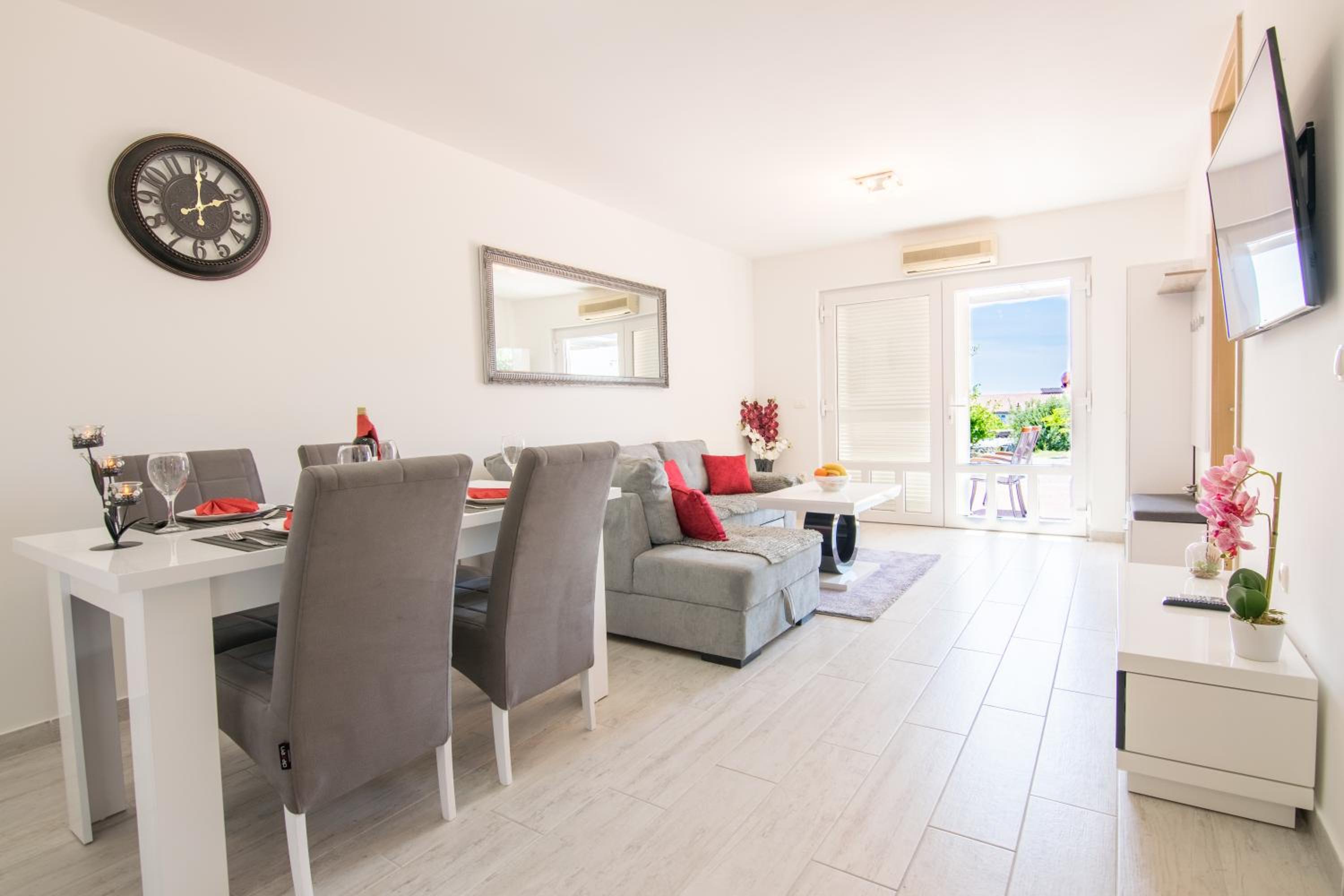 Two-Bedroom Apartment - Photo 30