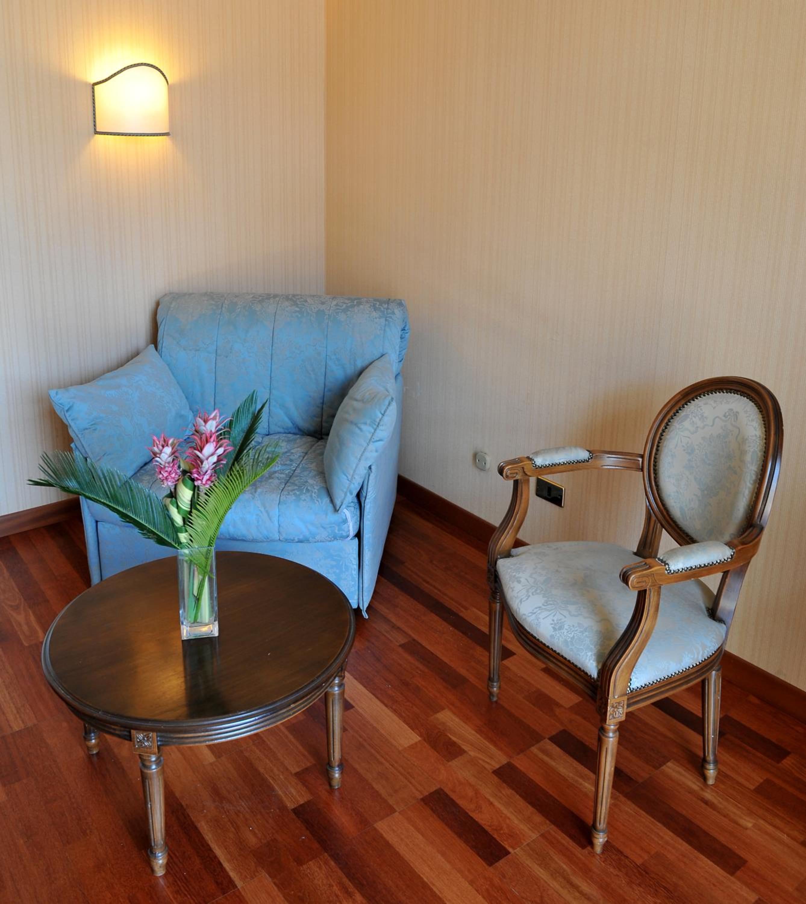 Family Room - Split Level photo 2