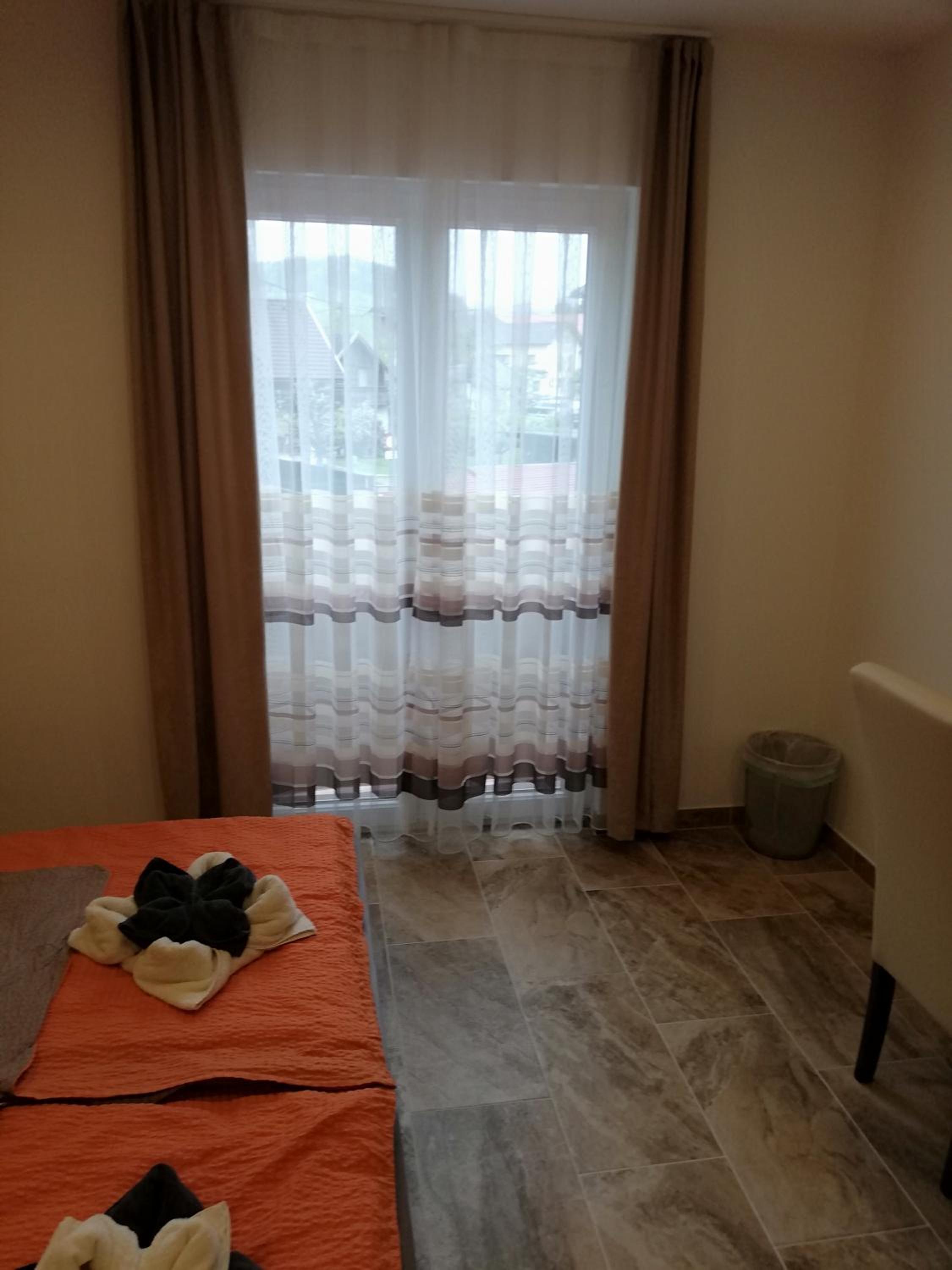 Deluxe Double Room with Shower photo 1