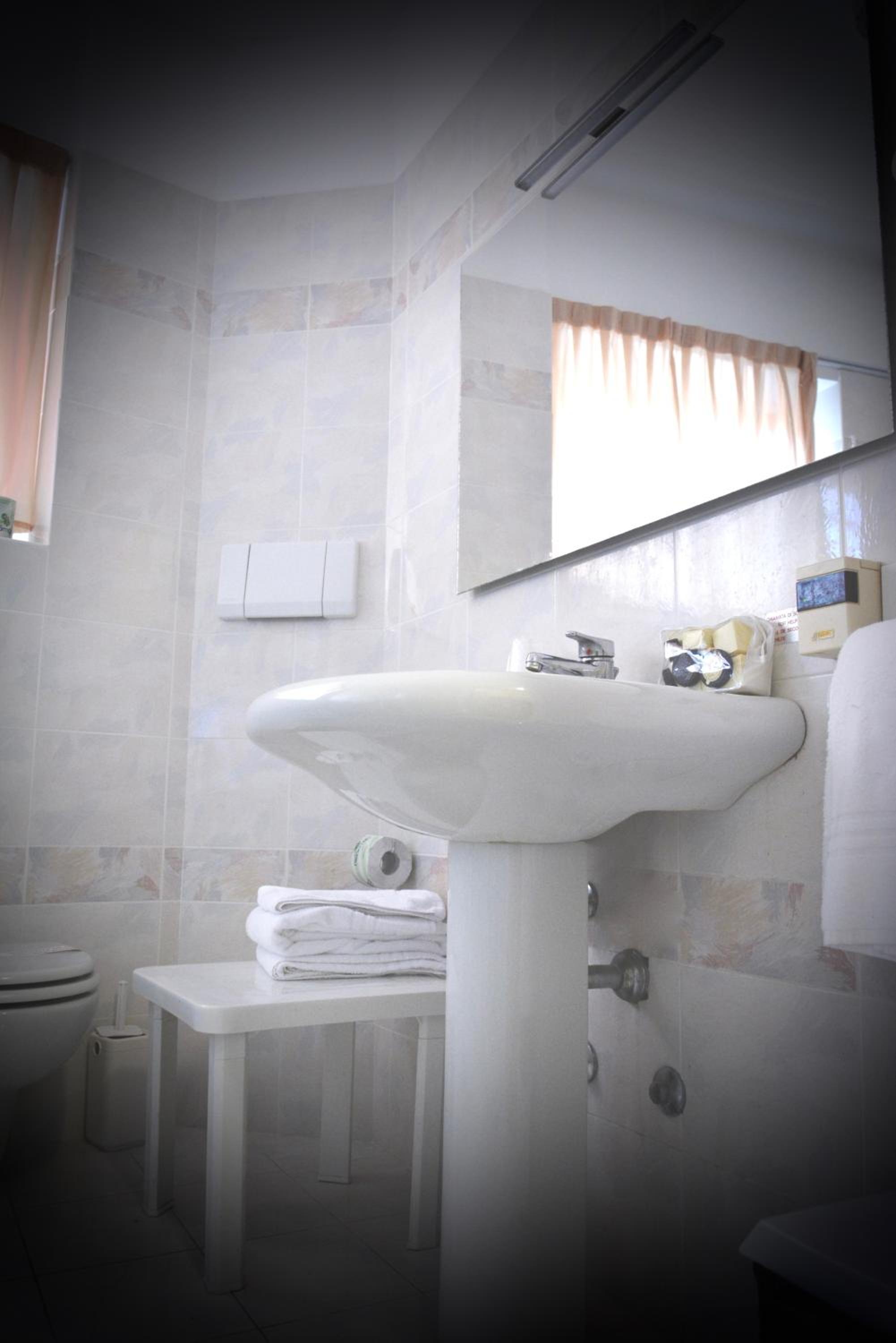 Triple Room - Photo 5
