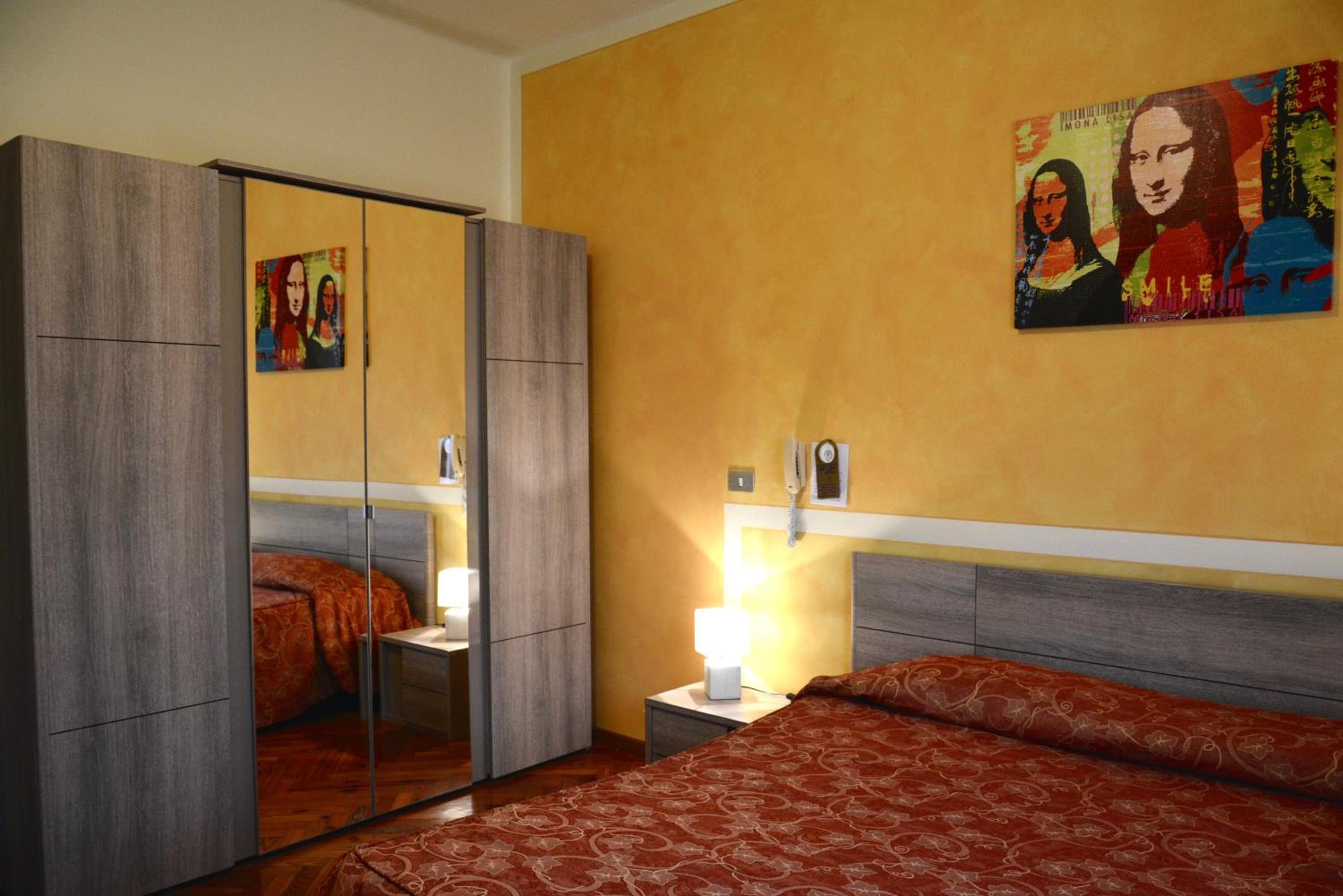 Double or Twin Room - Photo 6