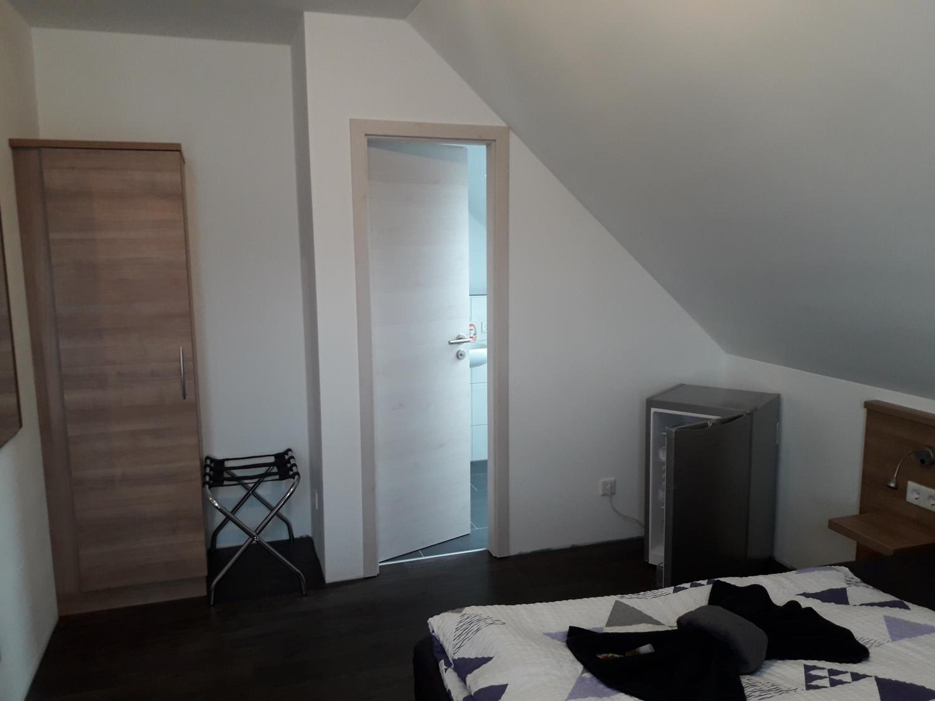 Double Room with Balcony - Photo 5