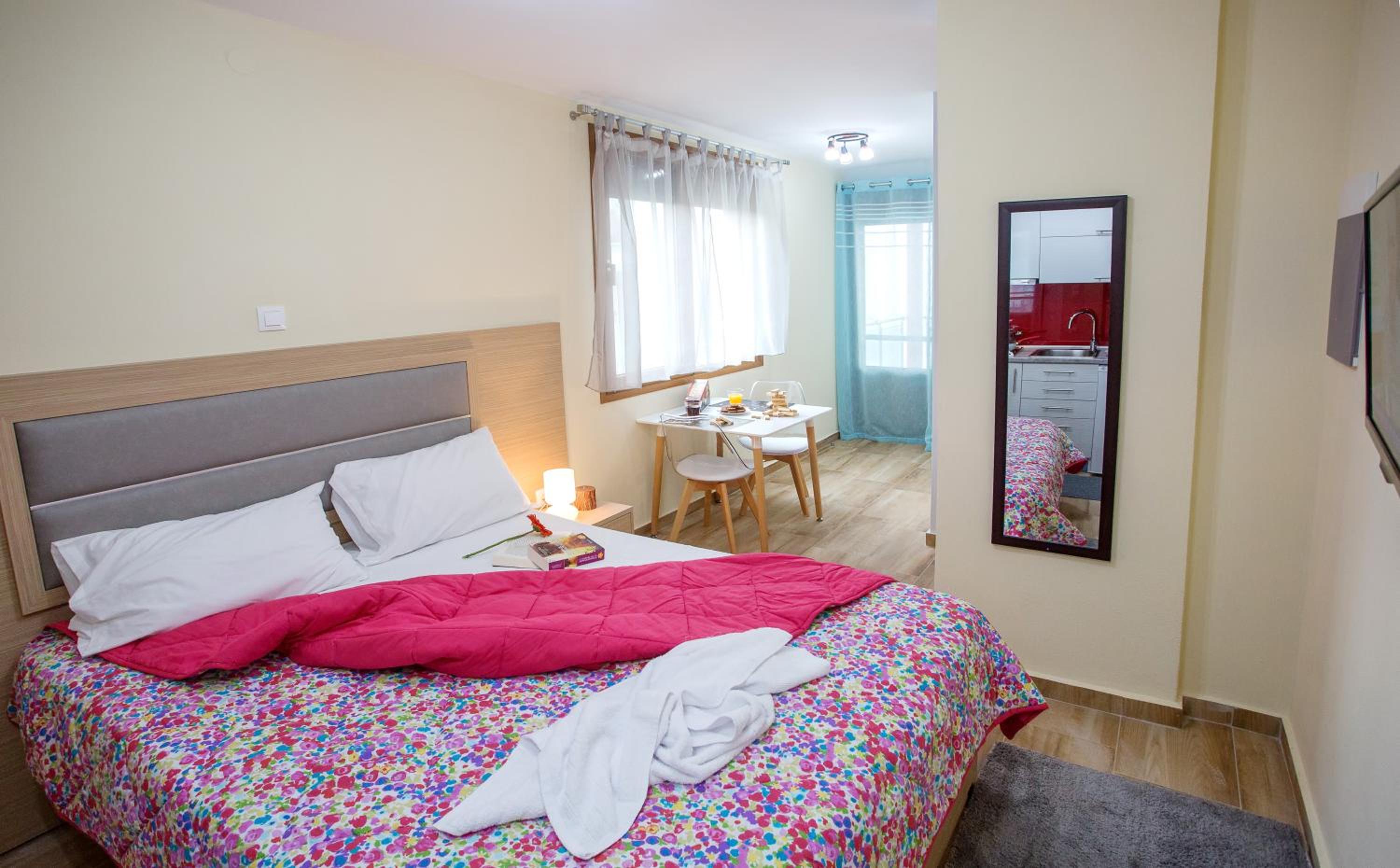 Deluxe Double Room with Balcony and Sea View
