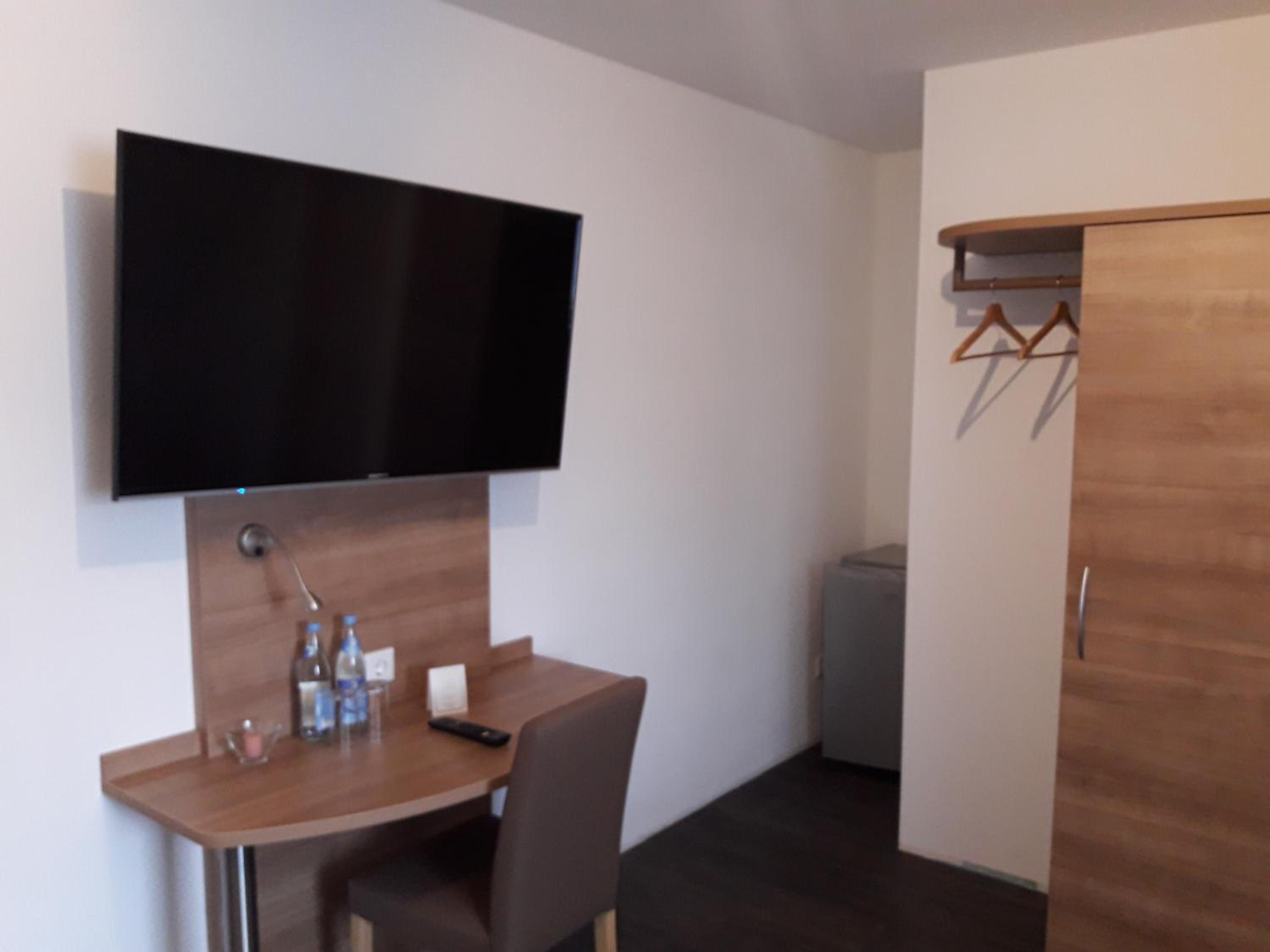 Comfort Twin Room - Photo 12