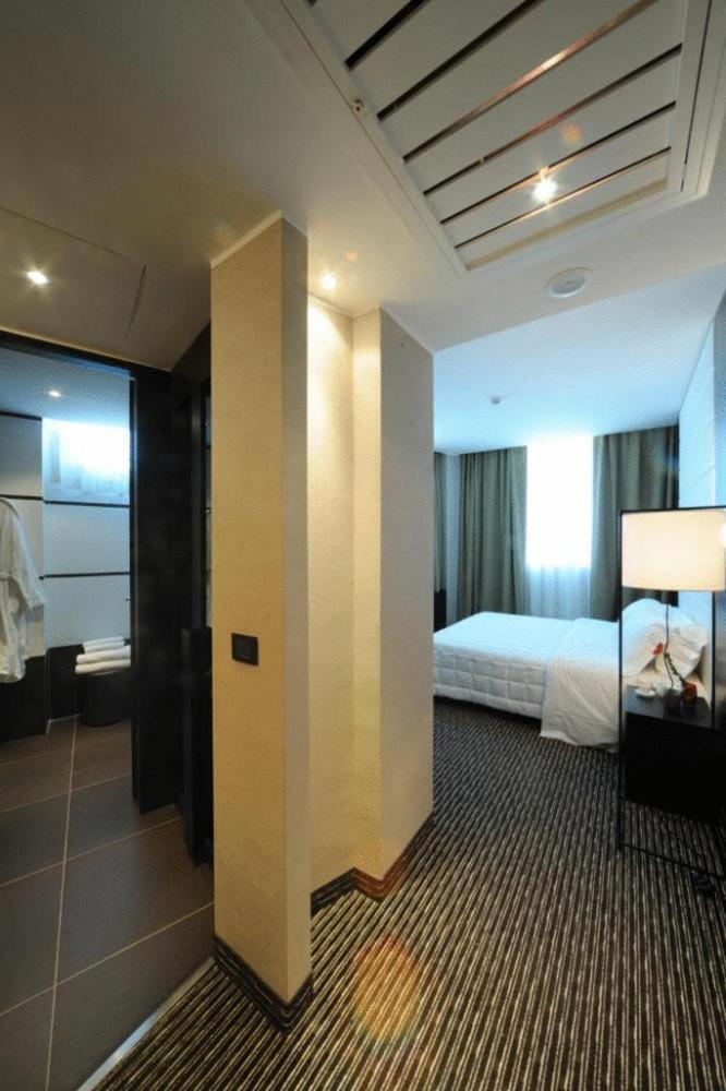 Double or Twin Room - Photo 4