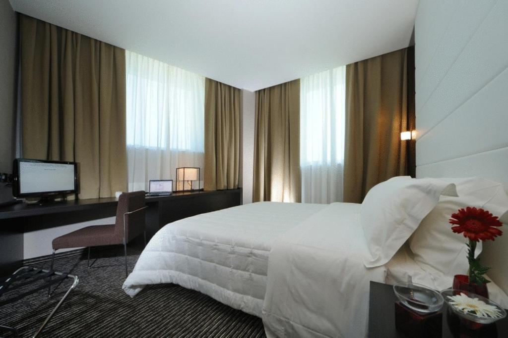 Double or Twin Room - Photo 1