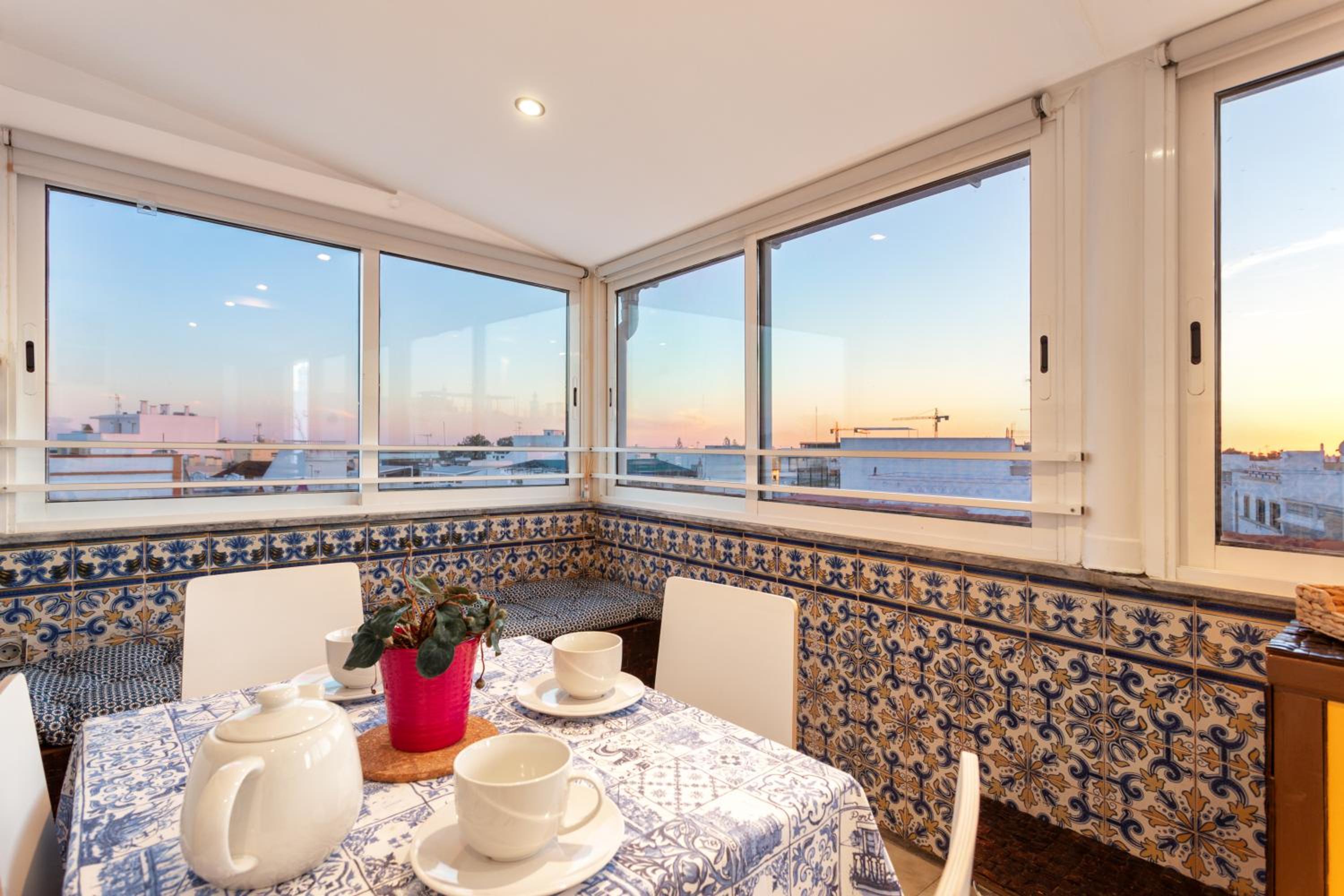 Apartment with Sea View - Photo 3