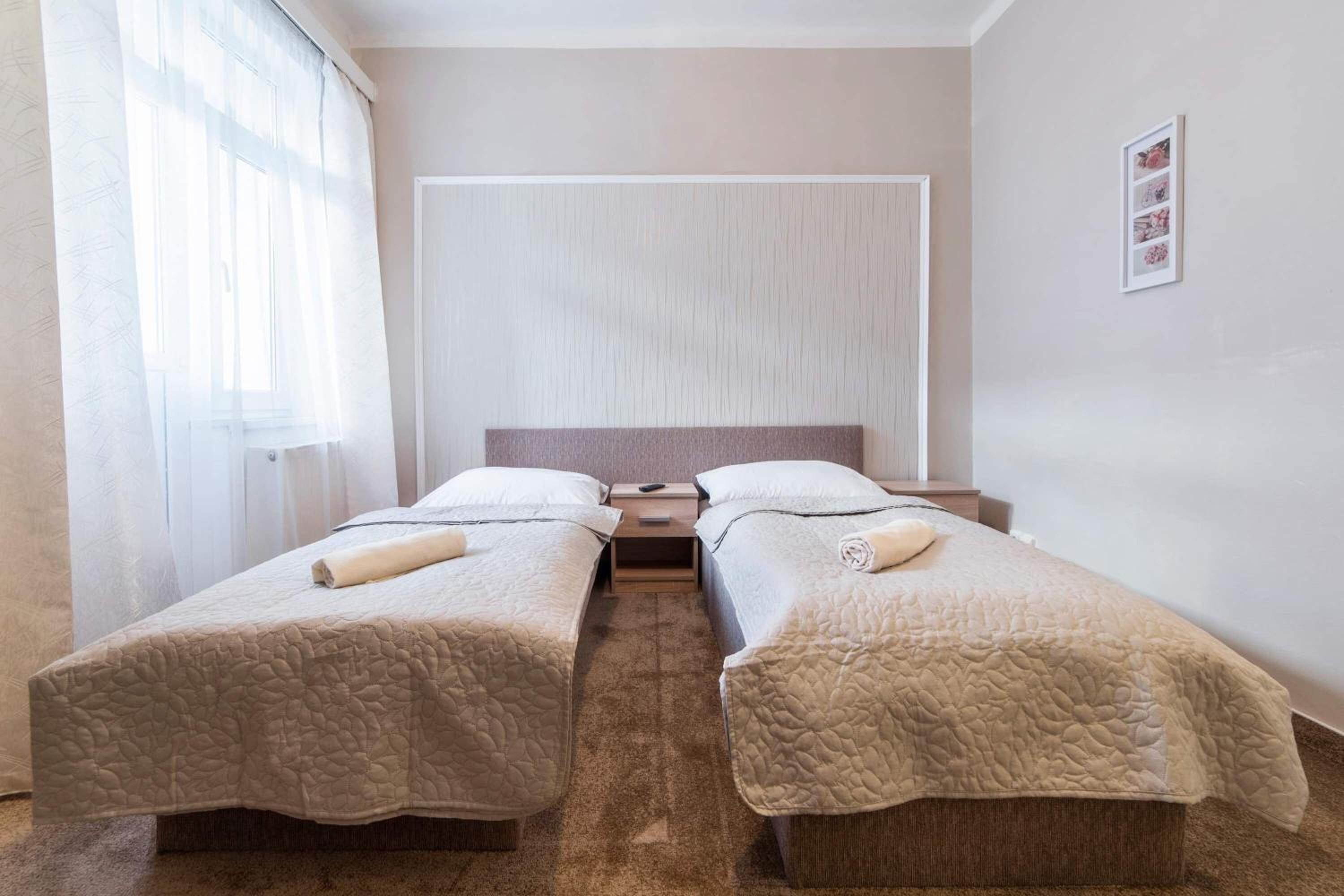 Double or Twin Room - Photo 9