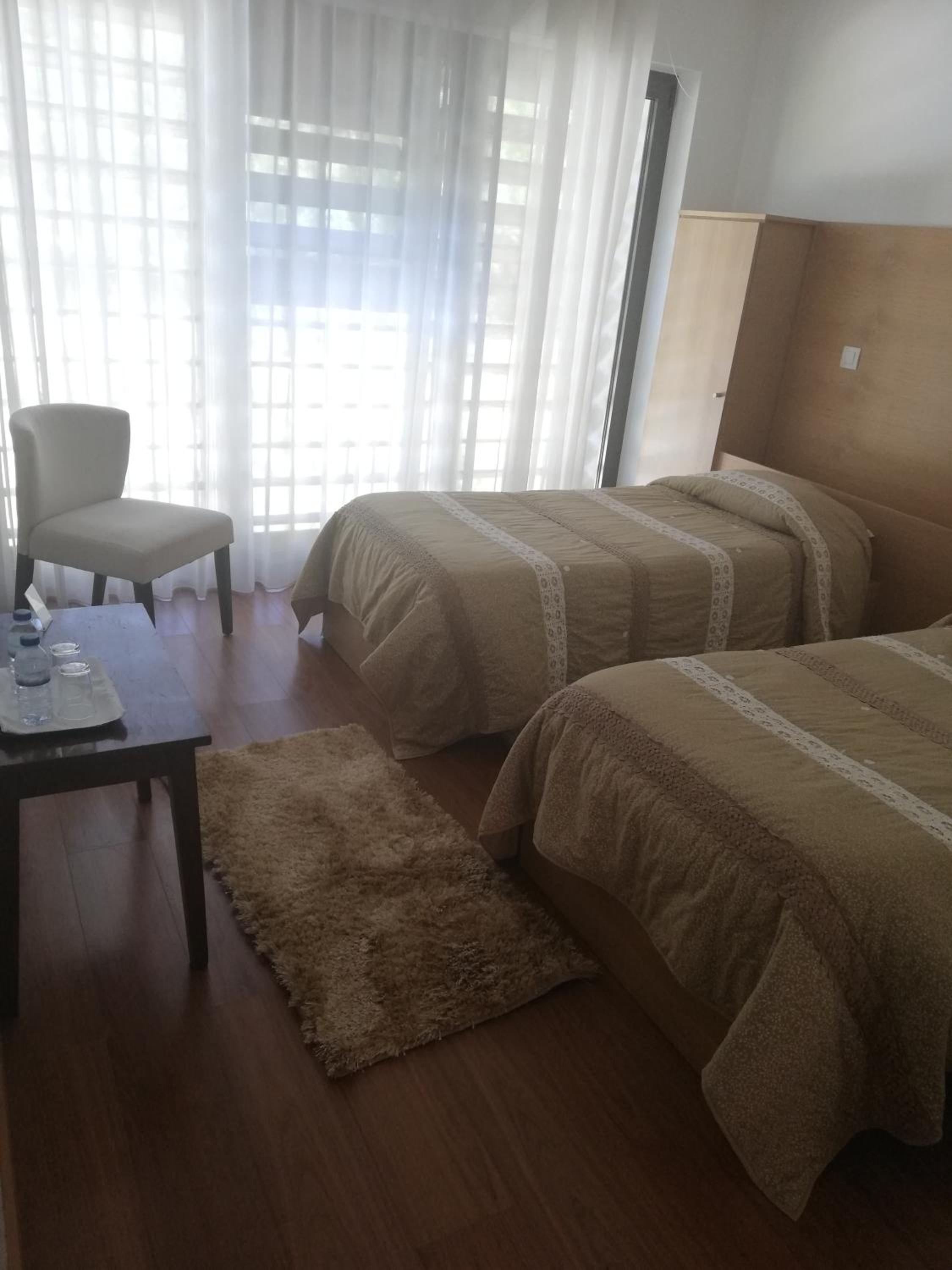 Twin Room with Pool View - Photo 1