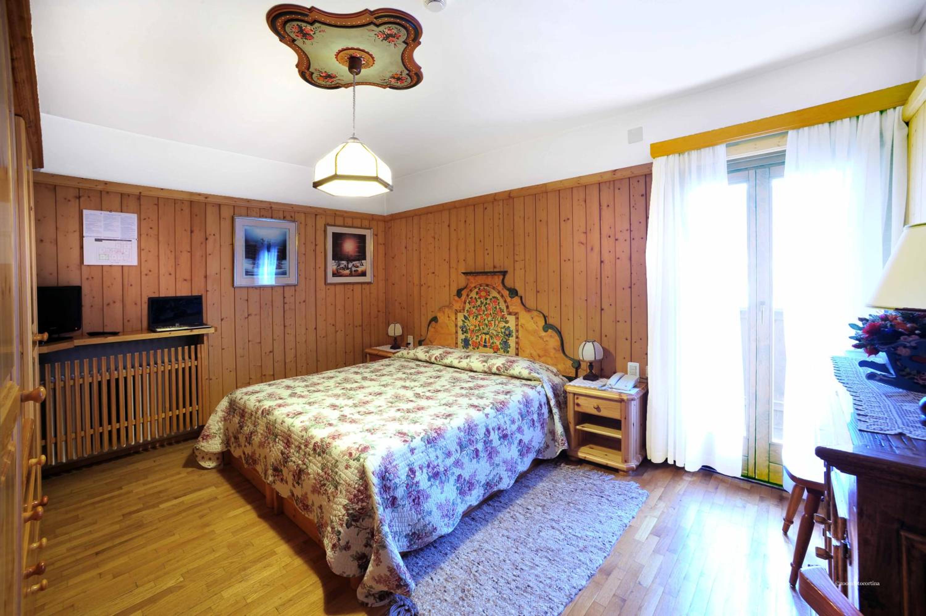 Family Room (2 Adults + 1 Child)