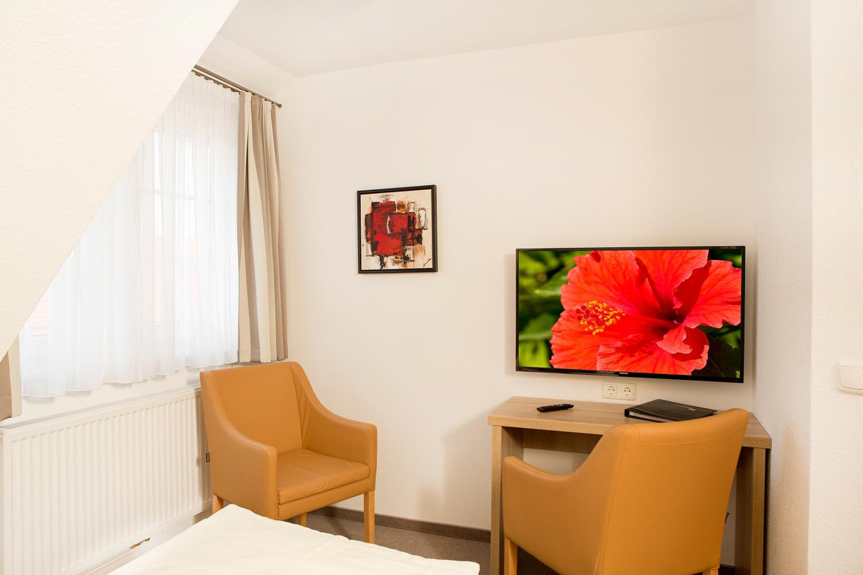 Single Room photo 3