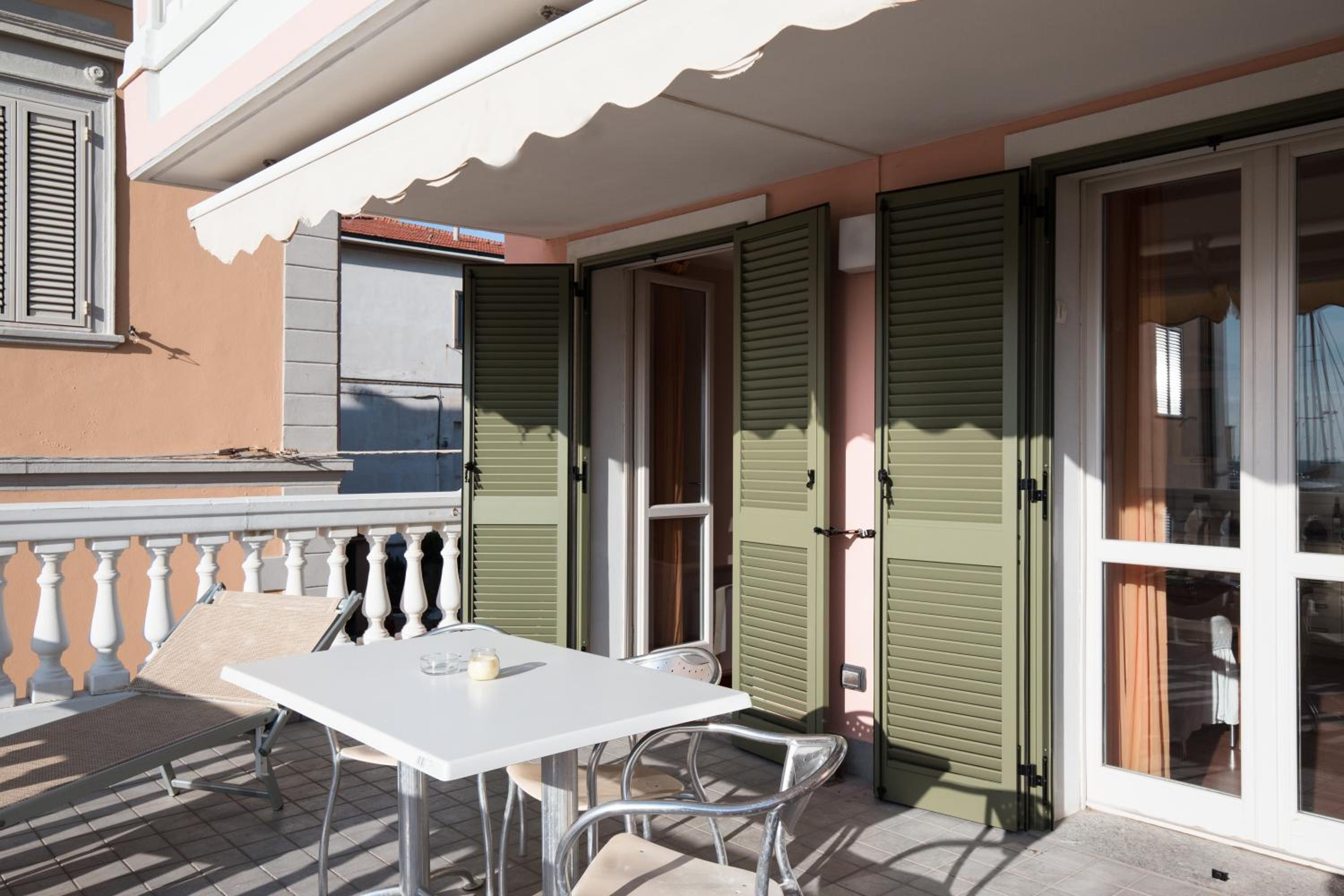 Two-Bedroom Apartment with Sea View - Photo 16