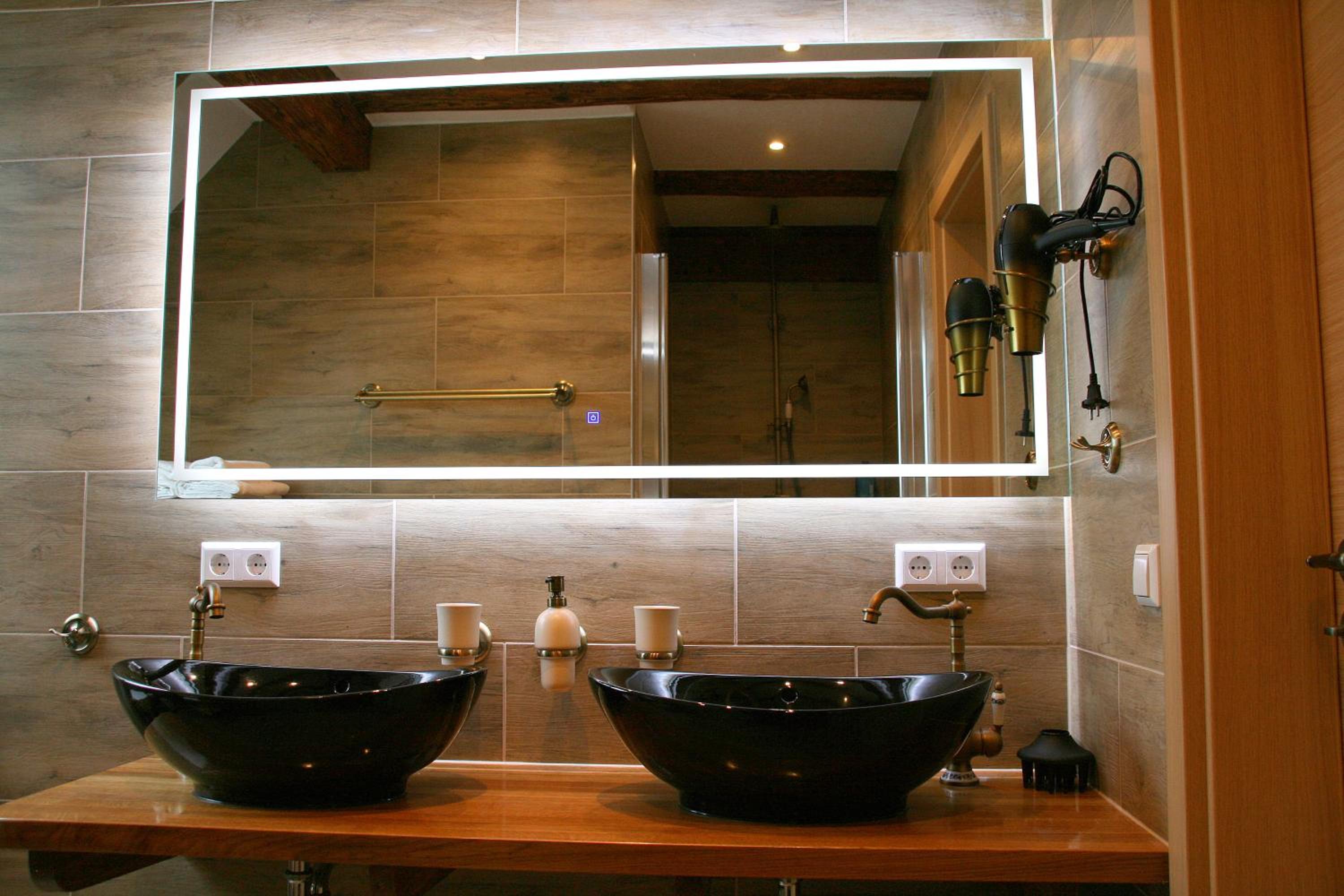 Family Suite - Photo 16