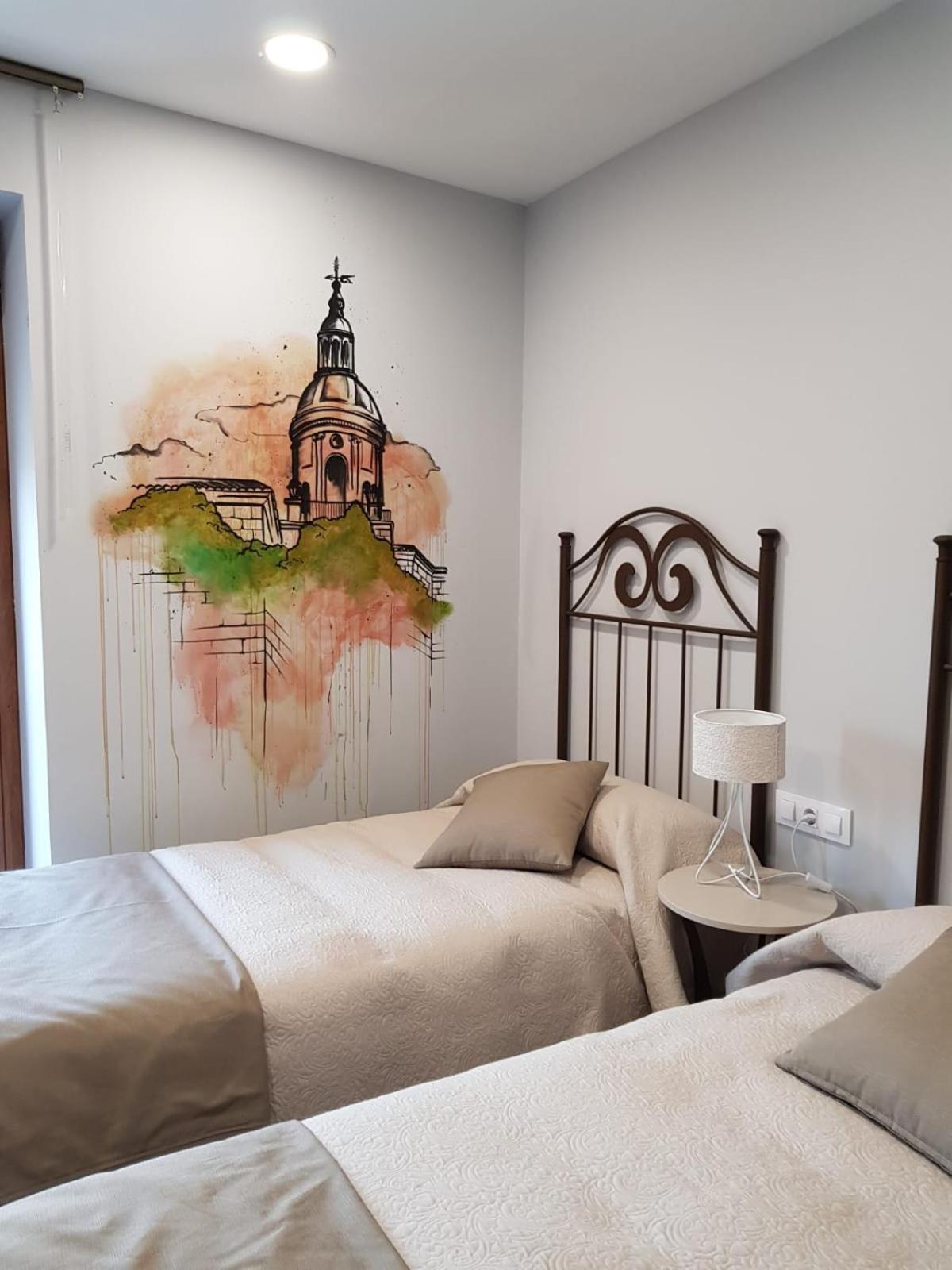 Double or Twin Room with Private Bathroom - Photo 1