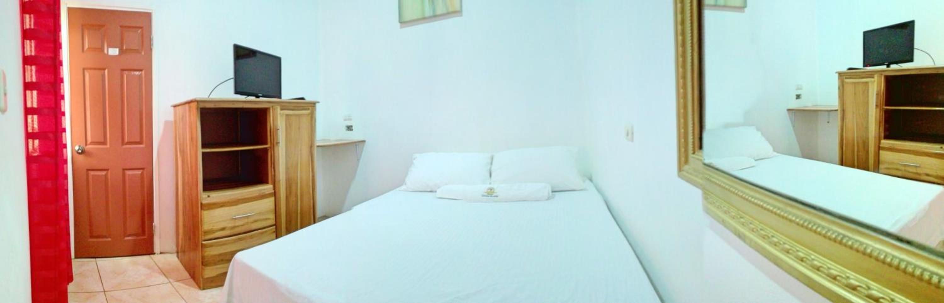 Budget Double Room - Photo 1