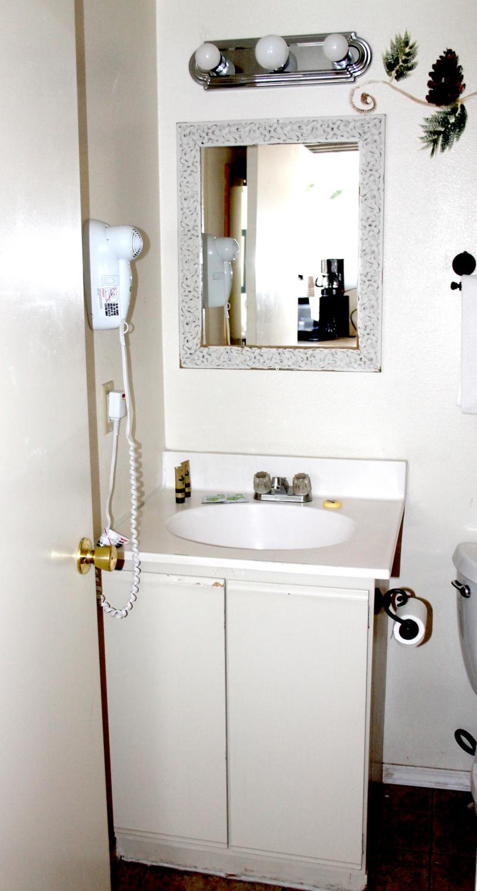 Studio with Spa Bath - Photo 11