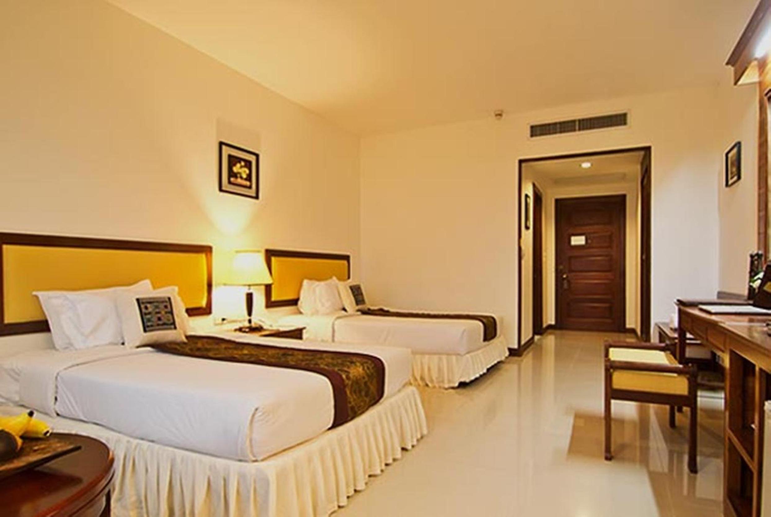 Superior Twin Room with City View photo 1