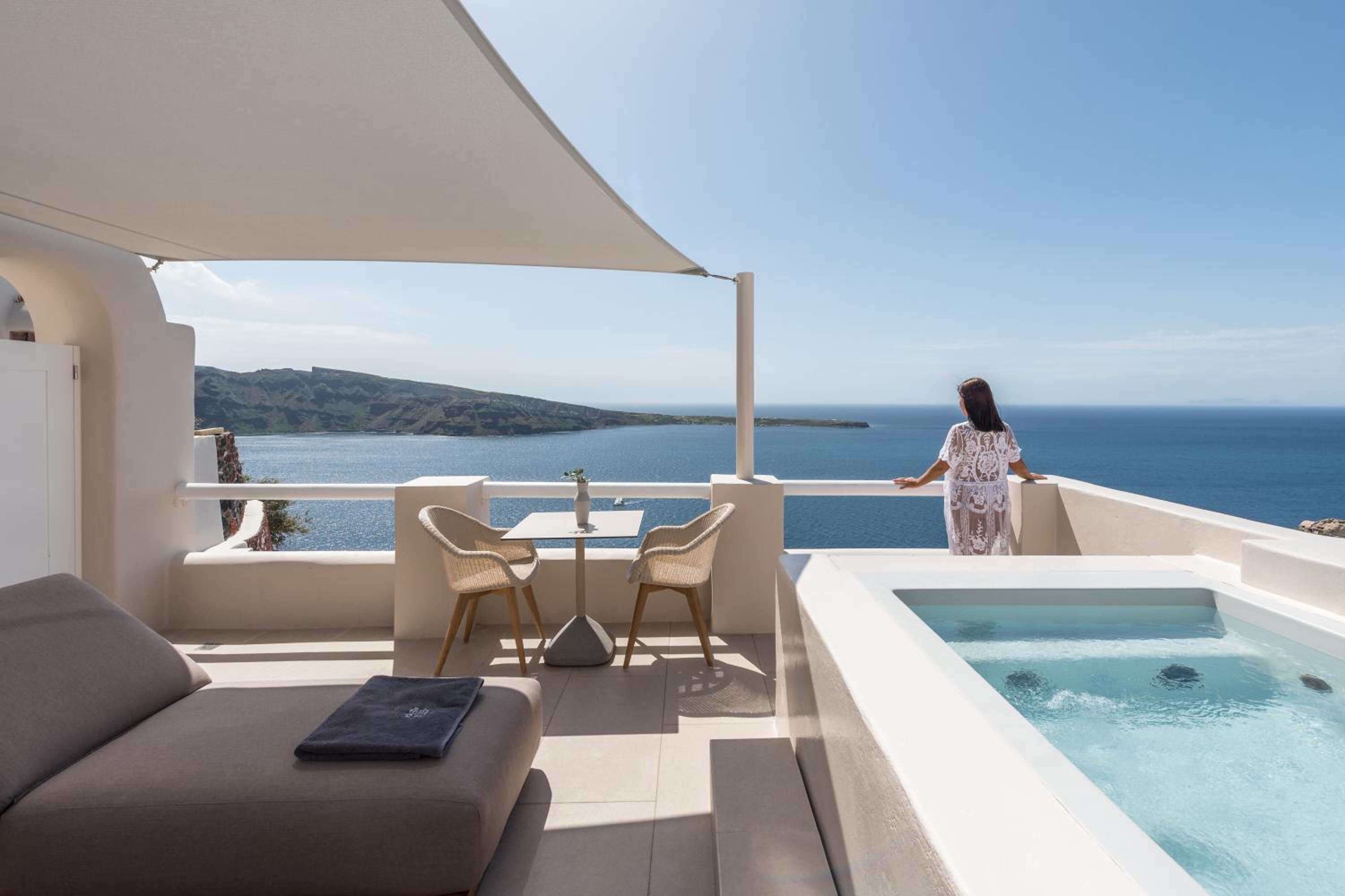 Honeymoon Suite with Panoramic Caldera & Direct Sunset Views - Photo 5