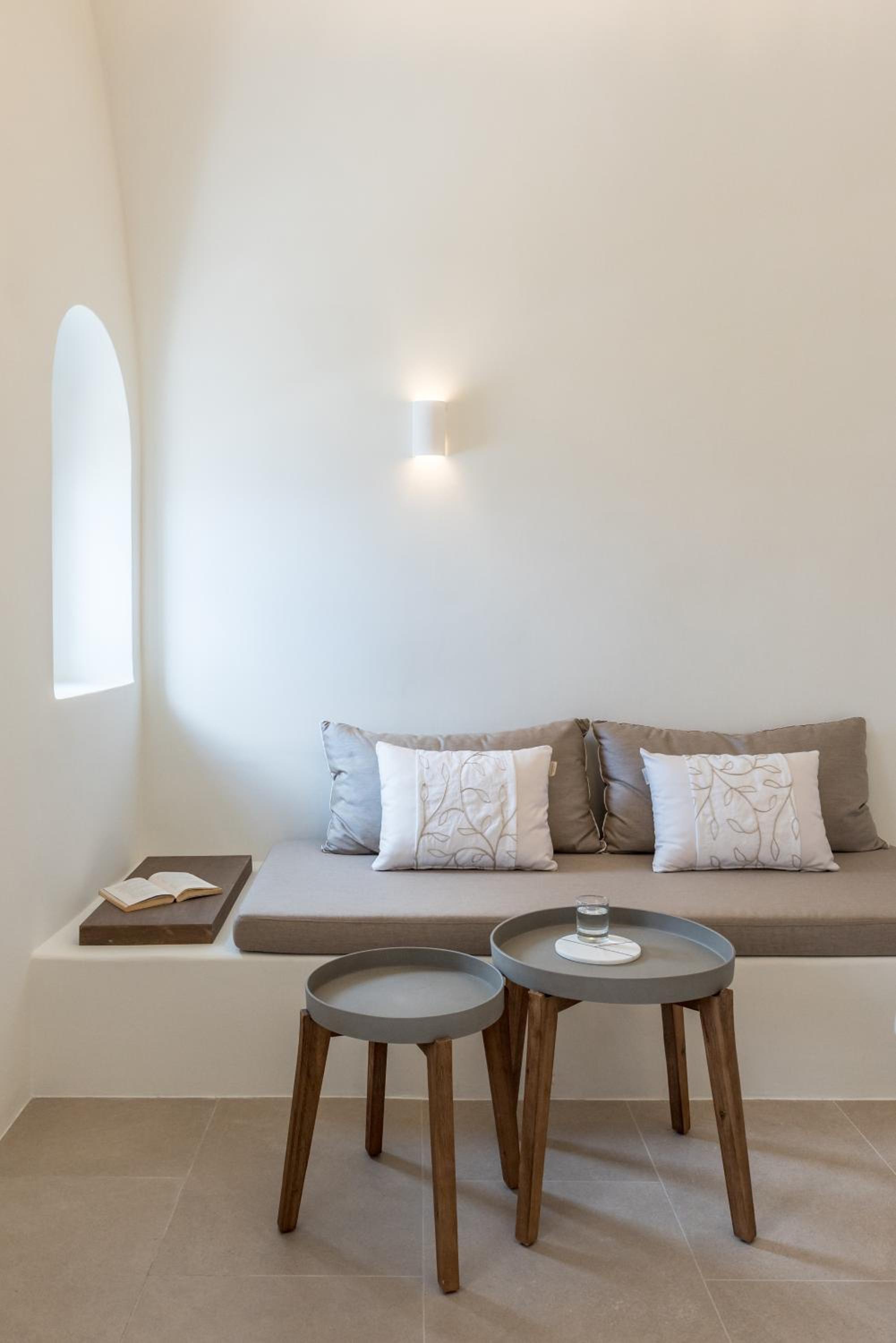 Honeymoon Suite with Panoramic Caldera & Direct Sunset Views - Photo 1