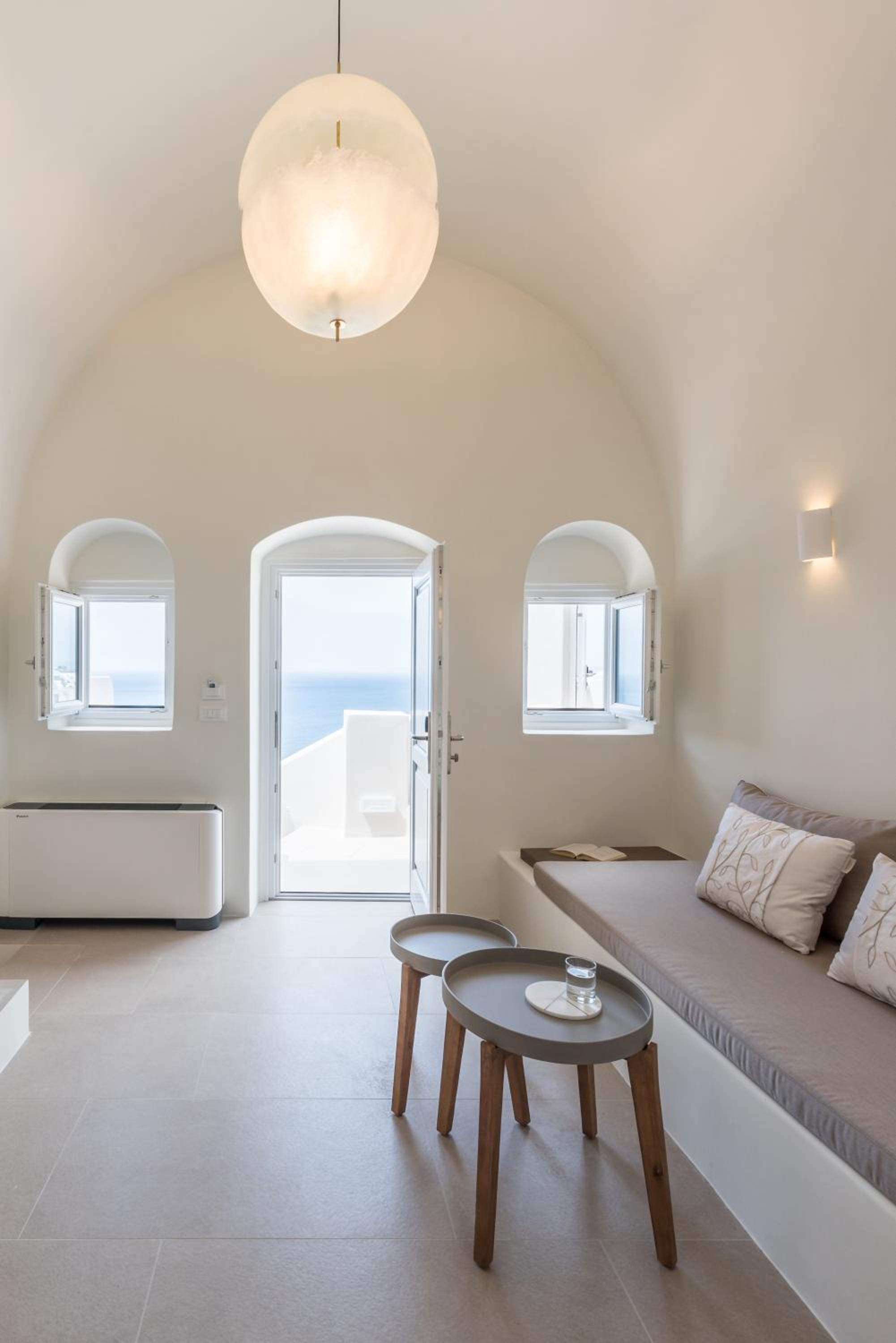 Honeymoon Suite with Panoramic Caldera & Direct Sunset Views - Photo 6